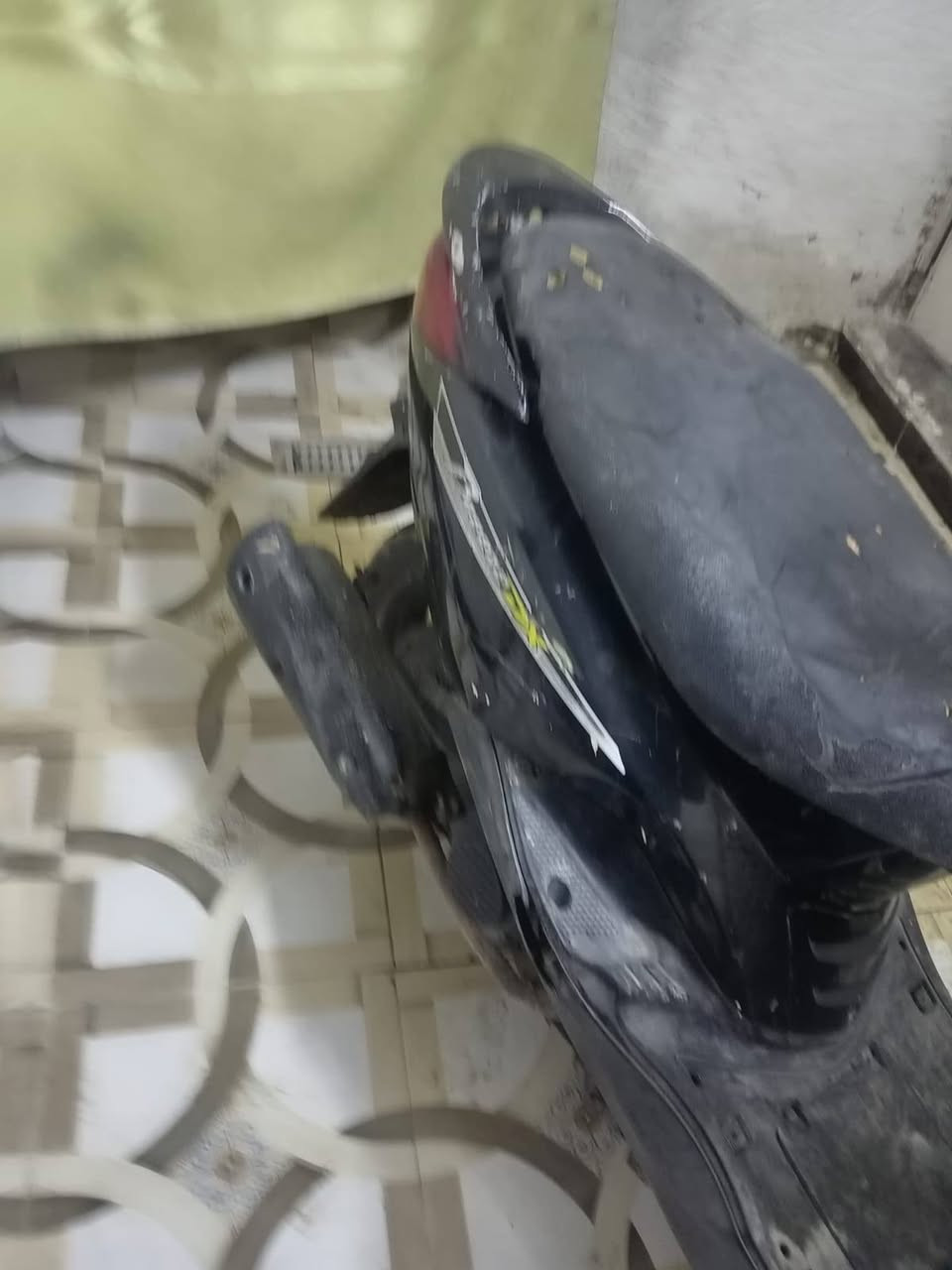 سلام عليكم دراجه البيع مكينه ناعمة شلعه ومعدل بس بيها نقوصات بسيطه سعر 350 عنوان  مدينة الصدر موبايل ***********
