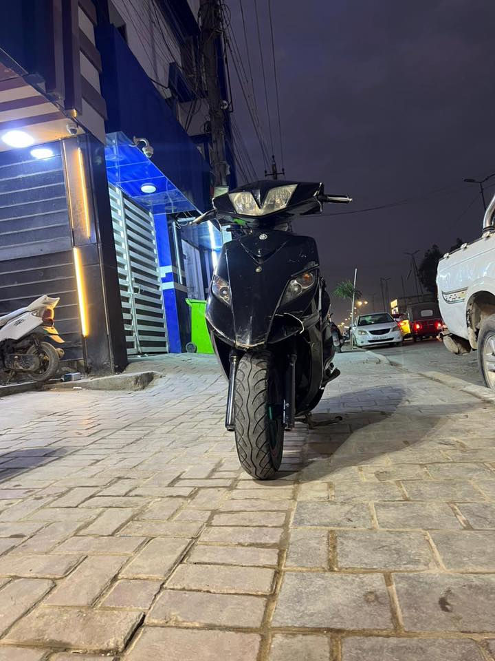 سلام عليكم اخوان دراجه ثعلب كفالة عامه صار شهر ونص من نزلتها دراجه عله وضع بلاد ماشيه ٣٨الف نضالفه فول كدامك مكينه بلاد جيب الف فيتر وفحص سعر ٦٥٠ الله شاهد اخذتها ب٩٥٠  او مراوس حسب قناعه مكانك شعب شارع تجار صحه رقم ***********
