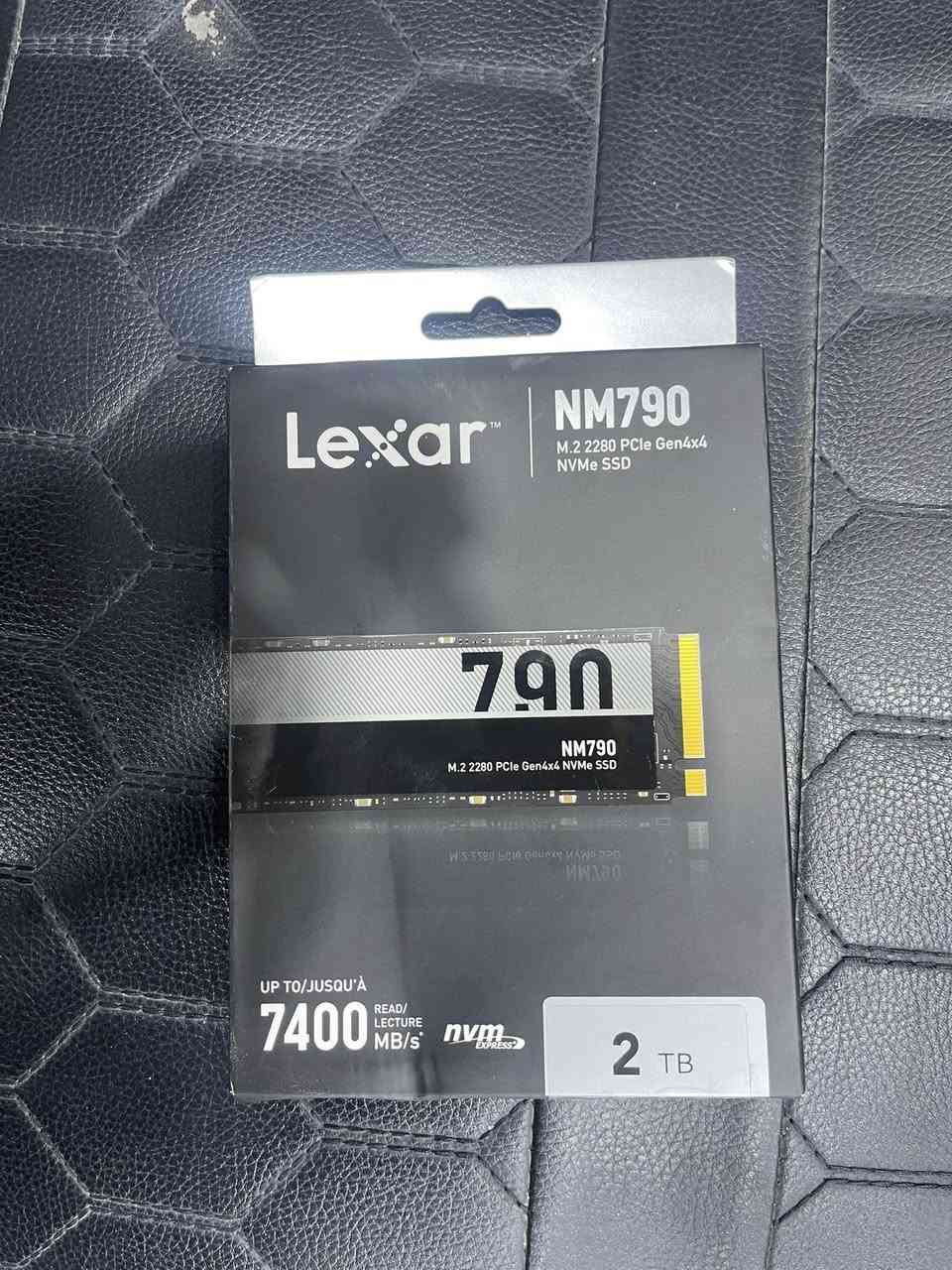 🚀 السرعة الخارقة بين يديك! ودّع وقت الانتظار مع Lexar NM790 ⚡
هل تبحث عن الأداء الأقصى لجهازك أو لجهاز الـ PS5؟ وصل الوحش الجديد من Lexar، هارد الـ SSD الذي سيغير مفهومك عن السرعة!

💡 لماذا تختار Lexar NM790 NVMe SSD؟

• سرعة لا تُصدق: تصل سرعة القراءة إلى 7400 ميجابايت/ثانية، يعني تشغيل الألعاب والبرامج الثقيلة في ثوانٍ معدودة.

• مساحة ضخمة: سعة 2 تيرابايت (2TB) لتخزن كل ألعابك وملفاتك دون قلق.

• تقنية الجيل الرابع (Gen4x4): أداء أسرع بمرتين من الجيل الثالث، مع كفاءة أعلى في استهلاك الطاقة بنسبة 40%.

• مثالي للـ PS5: متوافق تماماً مع منصات الألعاب لتوسيع المساحة والحفاظ على سرعة الأداء الأصلية.

• اعتمادية عالية: جودة Lexar المعروفة مع تصميم مخصص للأداء الشاق والتحمل.

الاستخدامات:

🎮 الـ Gaming الاحترافي.

🎬 صناعة المحتوى والمونتاج (4K/8K).

💻 تطوير أجهزة اللابتوب والـ PC الحديثة

السعر 250الف


**إذا كنت صاحب هذا الإعلان وتريد حذفه لأي سبب، رجاءا أرسل رسالة إلى الدعم الفني**