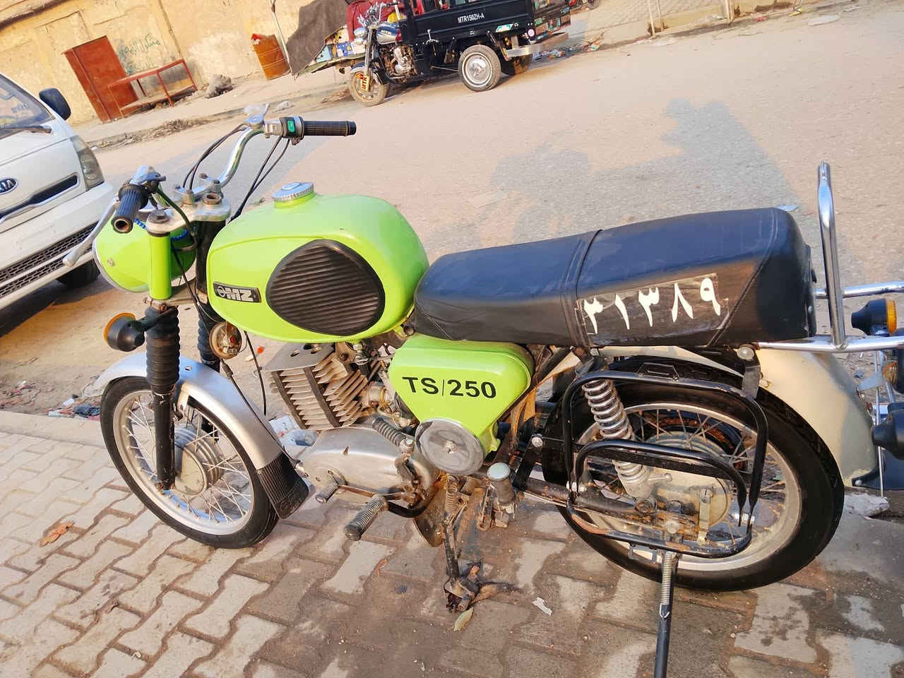 سلام عليكم مطور البيع 81 رقم وسنويه بدون راعي سايس 4 الحيم صوب واحد جوه الكشن مطور معمر جديد كهربايات شعال كله او مروس 82 العنوان نجف الرقم *********** و رحم الله والديه المو شراي لا يتعبني السعر خاص
