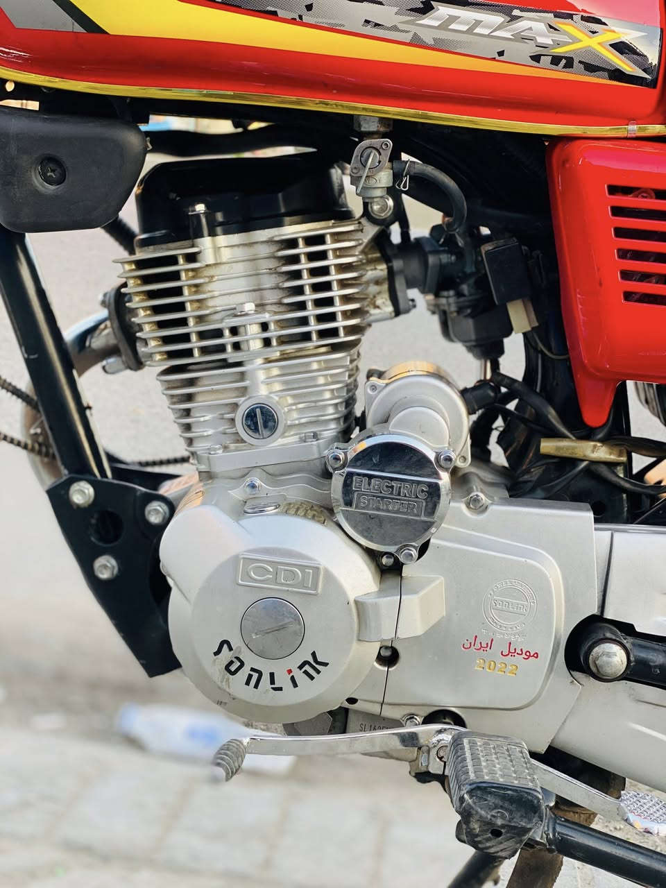 دراجه أيراني اصل للبيع
دراجه موديل 22 بعدها وكاله ما مفتوحه المحرك كفاله عامه كلشي كامل أشار لايت بك لايت دشبول رونات سلف هندر اوراق موجود او ما مشتغله دلفري 

عنوان بغداد 550 وبيها مجال 

***********
