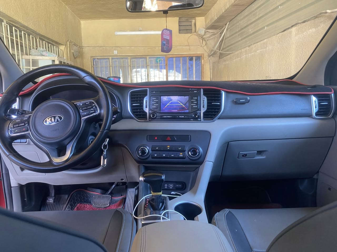 سبوتج٢٠١٧ خليجي للبيع
السياره محرك ٢٠٠٠ دووش
ماشيه ١٦٤حقيقي. بسمي رقم دولي جديد
مكفوله من الصبغ والضربه.بيه باردات .اريل نفكيشن.
مري شفط.مسجل شاشه اصلي.حساسات اماميه وخلفيه. اشاير بالمري. كاميرا. قطعتين تبريد .ويل كب .يدات نيكل.ثلاث اوضاع قياده .تحكم ستيرن جهتين          
عنوان بغداد محموديهالسعر١٧٢وبيهه مجال بسيط 
 ***********
