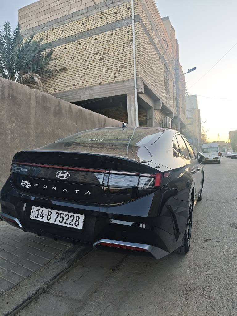 هيونداي سوناتا وارد أمريكي 2024
SEL plus 
 ماشيه  20 الف
سوداء اللون موديل 2024
ضررها بنيد وجاملغ مبدلات اصلي تفصيخ  نفس اللون 
فتحة سقف بانوراما كامله 
شاشه كبيره بأكثر من ثيم 
ثيمات متعدد للعينه
كشنات تدفئة  
كشنات كهربائية 
دواخل قماش ابيض 
اوتو هولد 
كار بلي 
ابل بلي 
نظام بوز للصوت 
تبريد مناخي 
كامره خلفيه 
اوتو ستوب 
رادارات 
حساسات 
امرايات شفط
تحكم ستيرن
كار بلي 
كل الابواب بصمه لمس 
تشغيل عن بعد 
صندوغ يفتح عند الاقتراب من السيارة 
دخول جديد حره 
مكانها البصرة 
مرقمه بصرة حره 
السعر 200 وبيها مجال 
هاتف *********** البصرة, العراق
