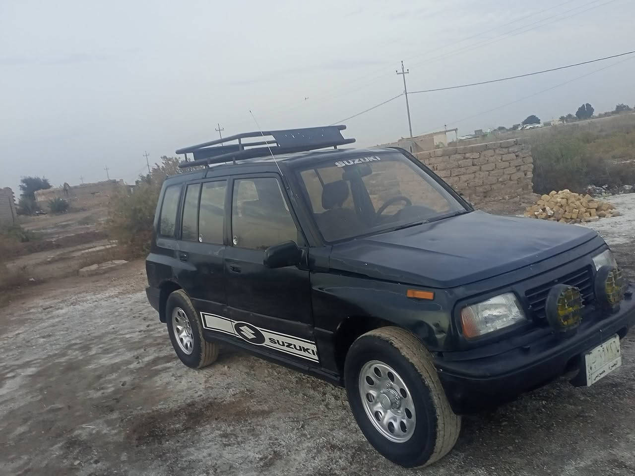 سلام عليكم سياره سازوكي كير ومحرك ونجي نضاف كهربائيات كله شغاله رقم بصره مشروع وطني سنويه لل2027 مكان ناصرية لسعر 35 وبيه مجال رقم ***********/      ***********
