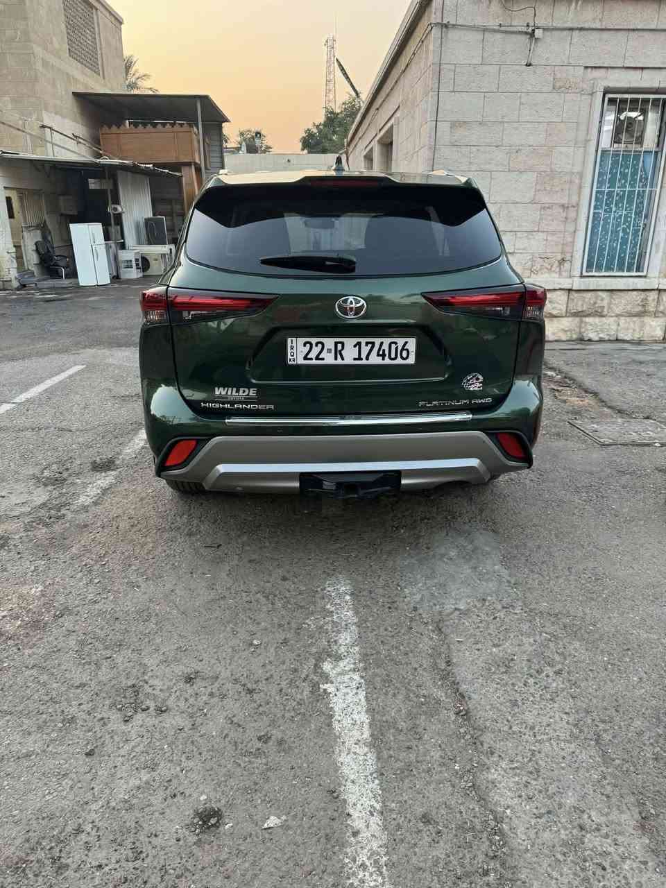 سلام عليكم عندي هايلندر بلاتينيوم 
موديل 2024 فول مواصفات 
بدون ايرباك قطعه وحده صبغ فقط  
اريد مراوس مع لاندكروز 
من موديل 2011 الى 2020 مكينه 6 او 8 عادي 
الي عنده يراسلني واتساب 
***********
