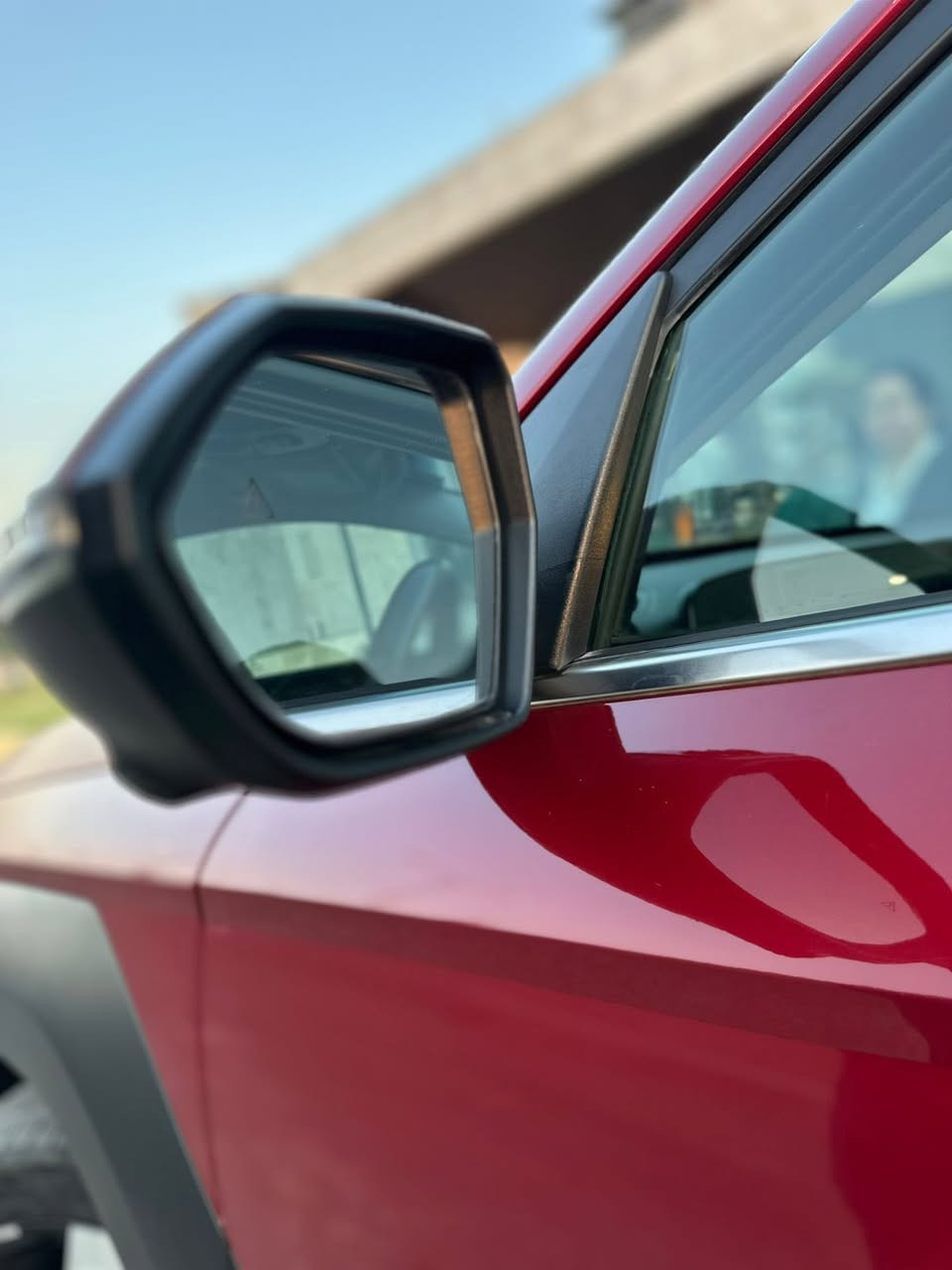 مكلف بل نشر 
للبيع كونا  هاتريك ٢٠٢٤ 1/1

  فول مواصفات مرقم بغداد 
٠كامرات محيطيه ٥ كامرات
٠ تشغيل عن بعد + تقديم وترجيع عن بعد عن طريق البصمة ٠
٠ محرك ٤ سلندر ١٦٠٠ تيربو
٠ بانوراما (سلايت روف)
٠ حساسات6 امامي و6خلفي + رادارات امامية وخلفية وجانبية وتنبية عند فتح الابواب + هزاز ستيرن لتنبية وجود اجسام قريبة من السيارة
٠ لد امامي + لد خلفي 
+ كشنات جلد + تدفئة وتبريد بالكشنات
شفتات ستيرن +هيتر ستيرن + ستيرن هزاز 
٠ سستم صوت متكامل من Bosse
٠ شاشة كبيرة متصله  تدعم نظام كار بلي 
٠ انارة داخلية م حطية 
٠ كاميرات عدد (٥) محيطية 
٠ ثلاث انضمه للقيادة  SPORT + ECO+SNOW 
٠ جنطة كهرباء + شفط
٠ نظام صعود ونزول المنحدرات
٠ تحديد مسار + قيادة آلية + نظام التوقف الذاتي
٠ اوتو هولد
٠ كير تعليك ماوس 
ماشيه ٢٠ الف 
سياره جديده مابيها اي نقص 
مكانها اليرموك باسمي تحويل مباشر 
صور الحادث مرفقة في المنشور 
ملاحضه السياره بيه بنيد صبغ فقط
السعر195. رقمي ***********
