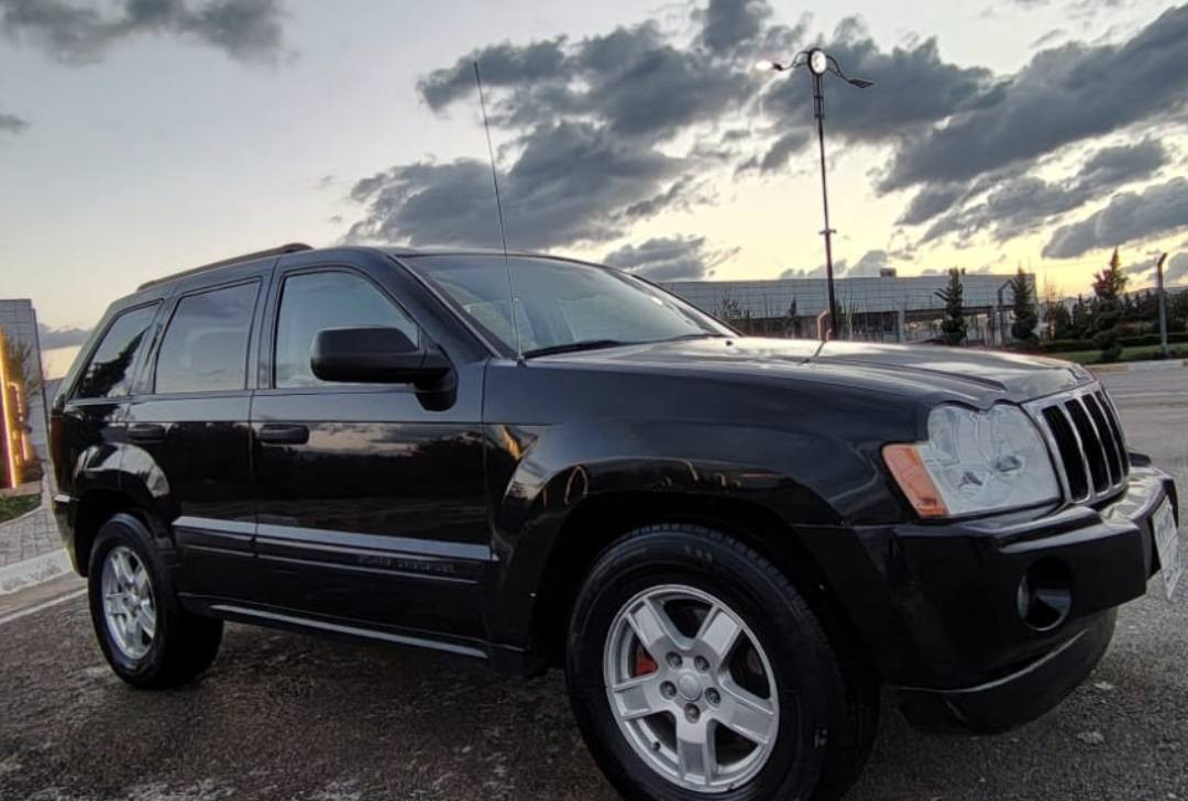 جيب لاريدؤ مؤديل 2006يه ك جه مه له غى بيشه وه  بؤياخ بيناوكرتن قرجيشى نيه ساردو چالو  شووختيشى  نيه   كير مه كينه و ده بل ئه كسل به شه رت ساردو كه رم  ئاوينه كاربى كوشن كاره بى  سه ياره كه زؤر زؤر تازه يه هه موو كيانى بيلاده سه ياره كه له سليمانيه   سحرى ٨٧كه لا معامه له ى كه م   *********** السليمانية, العراق
