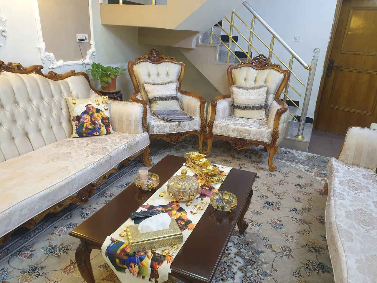 تخم قنفات عشر مقاعد نظيف جدا السعر خاص


**إذا كنت صاحب هذا الإعلان وتريد حذفه لأي سبب، رجاءا أرسل رسالة إلى الدعم الفني**