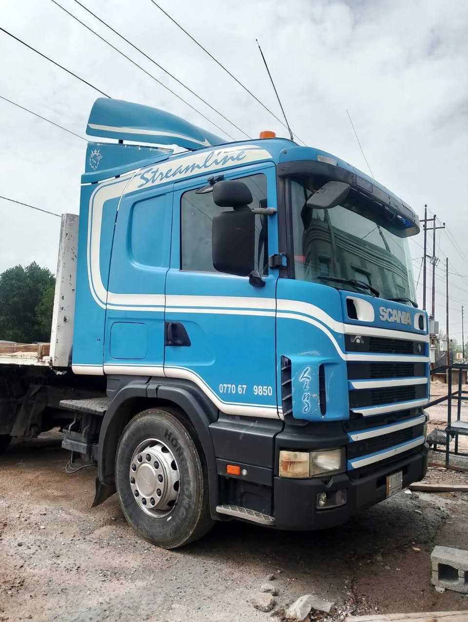 سكانية بم ونوزل موديل ٢٠٠١ رقم بصرة مشروع وطني*********** سنوية لل ٢٧ مكان السيارة بصرة قضاء الزبير السعر ١٨٥ وبيها مجال اوتوماتيك كير ٩٠٠ راس وعربانة جاهزة للعمل عربانة كوجيل دسك بريك راس وعربانة
