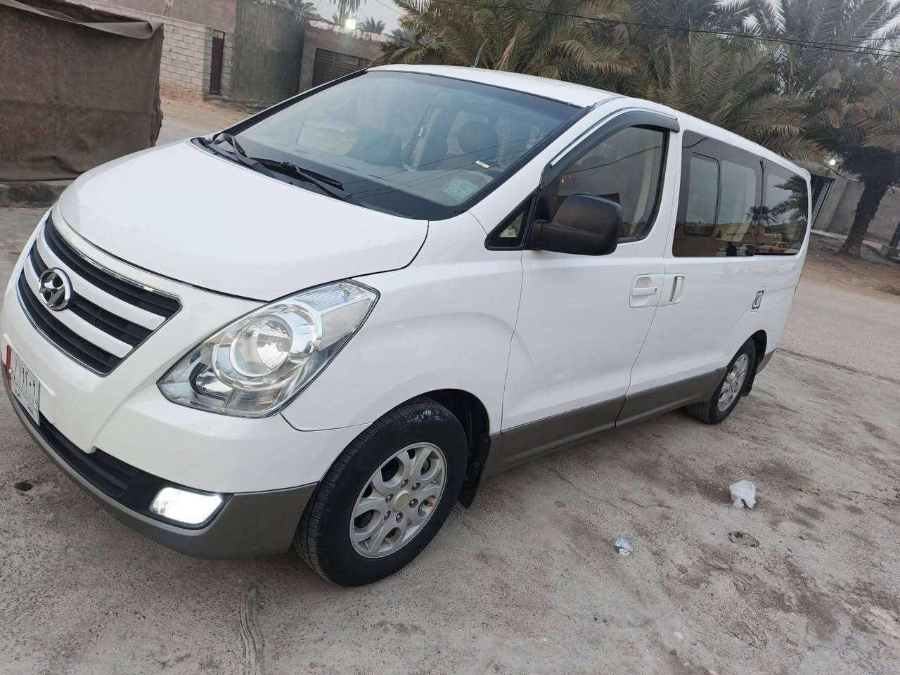 استاركس موديل 2012 رقم نجف الماني بسمي مواصفات فول مكفوله من ضربه او تبديل او فتح فقط صبغ شي بسيط مكينه شرط جديد حداديه جديده تاير جديد سياره تخبل واقع احله اي استفسار مكان نجف مشخاب ‏‪***********‬‏
