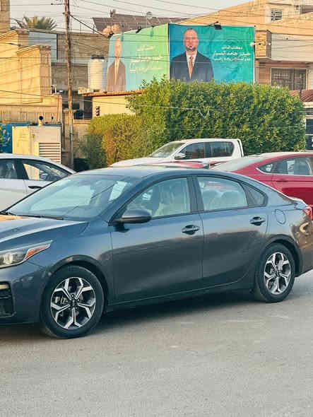 السلام عليكم كيا فورتي وارد امريكي
موديل 2020
حادث فقط بنيد بدون دواخل  رقم بغداد 
مواصفات عاديه 
شاشه كار بلي
رادار امامي
تحديد مسار
محرك 2000 دوش
كير مبدل atm
السعر 122
مكاني بغداد السيديه
***********
