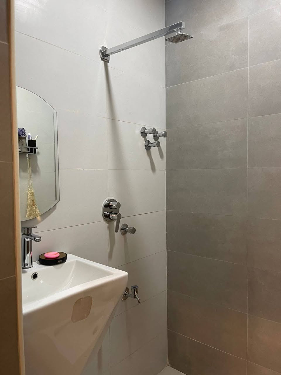 💢السلام عليكم
☘️اللهم صلي على محمد وآل محمد 

🏦دار سكـــــــــــــن للبيع طابوو صرف 

📌الموقع:- الضباط الأولى خلف مول الطاهر 

📐المساحه:- 200م طابق واحد واجهه 8 نزال25

☘️محتوياته:-

✅غرفتين نوم 

✅صاله

✅مطبخ 

✅استقبال 

✅صحيات 

🌿سنـــــــــة البناء 2024 موقعه يخبل جداً 

🏦الدار مطلوب لصندوق الاسكان 63 مليون

💵السعر عدا الطلب علق بالصلاة ع محمد 

ــــــــــــــــــــــــــــــــــــــــــــــــــــــــــــــــــــــــــــــــــ

#للاستفسار اكثر:- خاص او واتساب 

☎️هاتف:- ***********

☎️هاتف:- ***********

#مراجعـــــــة مكتب دبي للعقار والمقاولات العامه 

#عنوان المكتب سايدين الجمهوري مقابل مدرسة القدس
