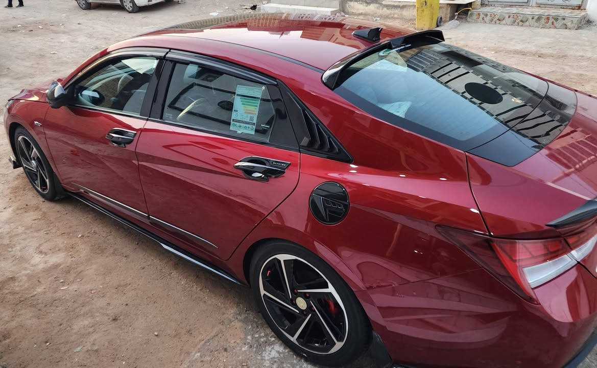 مواصفات سياره
((مراوس بسوناته هايبرد ٢٤))
السلام عليكم
   2023 HYUNDAI Elantra  N line🇺🇸🔥‼️
(هونداي النترا ان لاين) 
المواصفات فول ١/١  (N line )🔥‼️ 

لمعرفة السعر علق برقم واحد 💰‼️ 

مكينة تيربو رياضي ✈️
بدون دوانز السياره 🤍
(كير اوتوماتيك (دبل كلج الماني (DCT)
سلايد روف (فتحة سقف )
شفتات ستيرن رياضي ➕ ➖🔥
مود السرعة في الدشبول نظام الانطلاق🔥
بصمة تشغيل مع بصمة ابواب 
تشغيل عن بعد 
شاحن لاسلكي 🔥
كذالك شحن الذكي
صندوق ذكي بصمة فتج تلقائي عند الاقتراب
                                               🔥الكشنات تحكم كهرباء
                                                         🔥تدفئة كشنات 
                         🔥كشنات حضن جلد ومخمل ومطرز N 
                   🚩بطاين ابواب كلها مطرزة خيط احمر مميز
                                     بصمات N  على الكير والستيرن 
دوسات جانبية رياضي شركة 🏁
لايت لد مميز بلادي
بك لايت لد متصل  مميز 
رادار امامي تحديد المسار  
رادارات جانبية النقطة العمياء  
حساسات خلفية للتنبية  والتوقف الذاتي عند الرجوع 
نظام القيادة الذكية لمسافات محدودة مع السيارة الامامية
نظام الوقوف الذاتي عند الاقتراب من مركبة 
كامرة خلفية HD تعمل من اتجاهين مختلفين
اضواء ترحيب عند الاقتراب
كروز تثبيت السرعة
نظام تحديد المسار
قيادة ثلاث وضعيات (نورمل + سمارت + سبورت) كذالك تيربو
فول تحكم جهتين استيرن 
شاشة اعطال واشارة ترحيب
مانع انزلاق نظام تركشن
تبريد شاشه منفصل
ويل رياضي  18 مميز 
شاشة لعرض العطلات وقياس ضغط الاطارات ولضبط اعدادات السيارة 
شاشة كبيره متصلة تدعم نظام الابل كار بلي والاندرويد اوتو بدون كيبل
8 انج + GPS+ بوصله + كامره خلفية دواره
سياره بيه برد لجام كذالك تغليف الارظيه وصندوق وكذالك عليه سستم التغليف المري ولحيه اماميه وخلفيه وجوانب وبيبان وجام  

حادثها بنيد فقط حتى دعاميه ممبدله والدواخل مكفوله✅
وبيها طخه خفيفه كلش جاملغ خلفي عكس السايق 

السيارة ماشية 63 الف قابل للزياده
السيارة بأسمي ثاني يوم تحويل 

مكان السياره نجف ✨
***********
