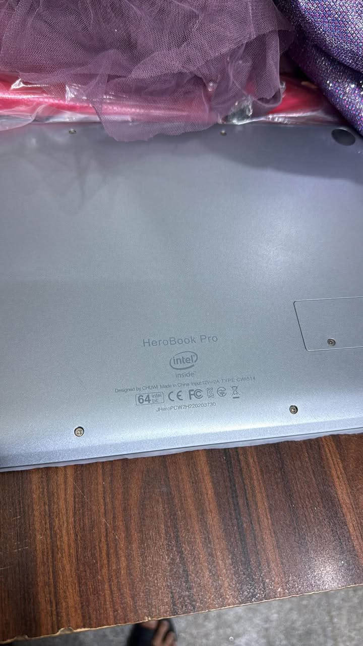 هذا الجهاز هو كمبيوتر محمول من طراز Chuwi HeroBook Pro باللون الرمادي.يتميز الجهاز بمعالج Intel Celeron وشاشة بحجم 14.1 بوصة.يأتي عادةً بذاكرة وصول عشوائي (RAM) بسعة 8 جيجابايت وقرص صلب SSD بسعة 256 جيجابايت
السعر 300
للحجز ارسل . ***********
