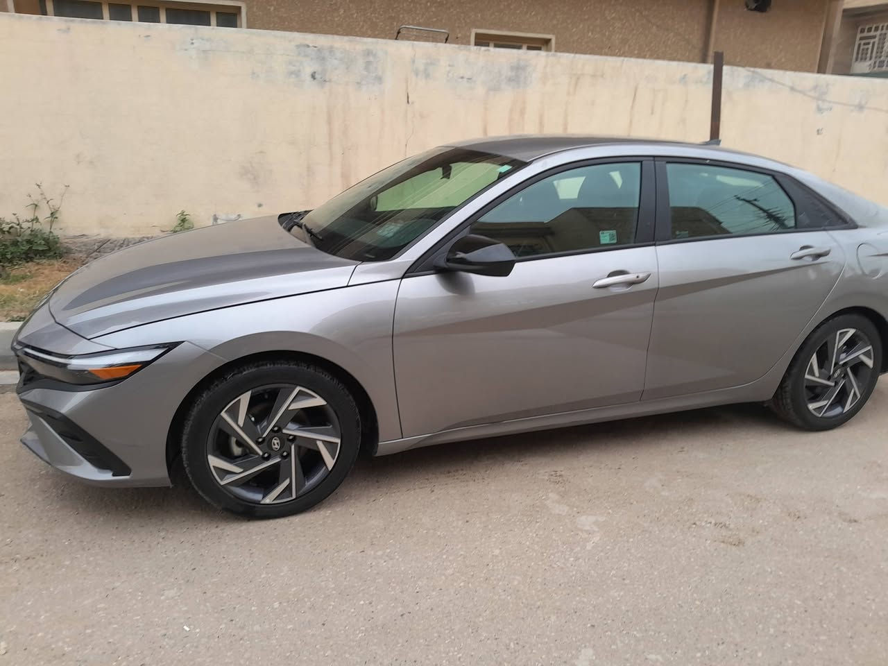 السلام عليكم النترا موديل ٢٠٢٥ وارد أمريكي ماشية ١٩ الف رقمها بغداد مكينة ٢٠٠٠ دوش للاتصال ***********
