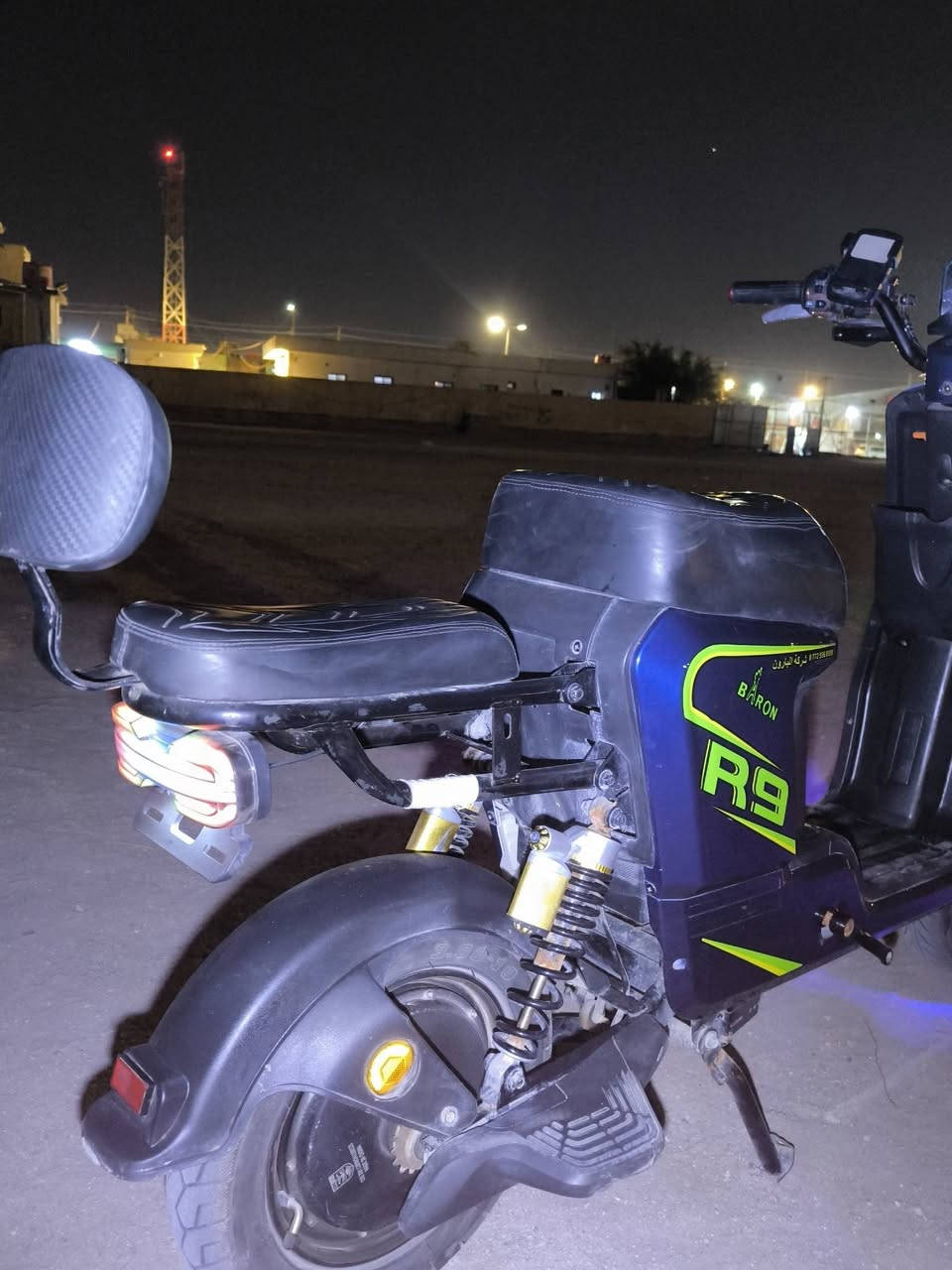 دراجه R9 2025 للبيع
دراجه جديدة ونضيفه
مواصفاتها
شاشه تقرة حقيقي فولتية وعداد والشحن
بطاريه 6 بطاريات نوع الريان انسى الشحن تمشيك 45-60 كيلو بالشحنه الواحدة

عقل رياضي افضل شي بالدراجه

ويل دراجه رياضي
بريك رياضي

الدراجه عبارة عن سبورت رياضي دراجه فول تاخذها على الفحص
تفحص بطاريات وانطيك بيها ضمان يوم 
اضرارها بس مدكر كدام وورة وتم تعديلة 
سعرها 460 الف وبيها مجال شي بسيط بس تجيني للبيت ما اطيحلك مراسله بس للشراي رجاء لا تتعبني 
للشراي /// ***********
