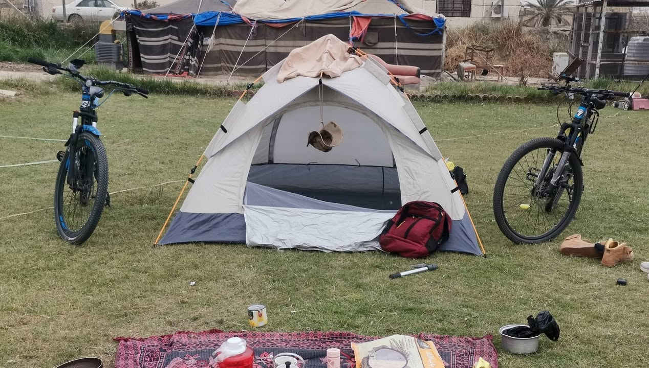 مرحبا اخوان عدنا طلعه بالدراجات الهوائيه الجبليه يوم السبت اني وابن عمي للمعلومه راح ندخل اماكن طينيه وهاذي مو اول مره نروح بكل شهر نروح دائما لهذا كون عندك سستم اما مايكروشفت  او شيمانو ياباني علمود التحمل والذهاب يكون لبساتين سديناويه في ذي قار ندخل للعمق الي عنده بايك جبلي مرتب يراسل ويجي كل الهلا وتتضمن افطار وغداء هناك وعلى ضفاف الفرات وهاذا رقمي ***********
