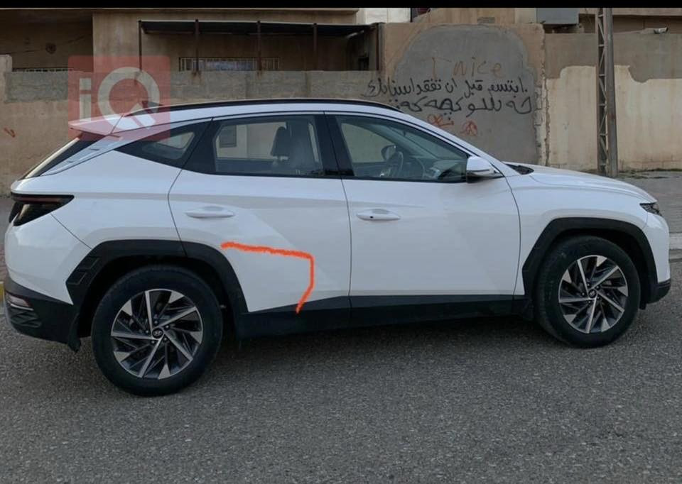 هونداي توسان   2023 خليجي 
ماشيه 81000  الف كم 
رقم سليمانيه   
 حجم المحرك 2.0L 
 مفتاح التشغيل بصمة 
 تشغيل عن بعد 
سايد بريك بصمه 
حساسات أمامية 
حساسات خلفية
لايت زينون + LED 
 كشافات ظباب
 بك لايت LED 
 دخول بصمة ذكي 
 ويل كب 18
 4 دسك
 حساسات ضغط الاطارات 
 اشارة في المرايا الجانبية 
 المرايا قابلة للطي كهرباء 
عدد AIR BAG 2
 هاند بريك بصمة 
 ا ABS 
 شاشة Apple Car play 
 كاميرا دوارة 
 مقود جلد حياكة 
 مثبت السرعة Cruise 
 ا Bluetooth / USB 
شاحن هاتف Wireless 
حركة المقاعد الأمامية كهرباء 
 قطعتين تبريد  
 أوضاع القيادة Drive Mode 
 ا ECO / NORMAL / SPORT 
 أوتو هولد Auto Hold  نظام توقف 
 نظام مانع الانزلاق 
 نظام نزول المنحدرات 
 بردات أبواب خلفية بلاديه 

الملاحظات :جزء من الباب الخلفي جهة الراكب تصليح بارد فقط 
السياره بيدي مطلعها من الشركة زيرو 
السعر 210$ قفل مال بيع .
رقم الهاتف ***********
