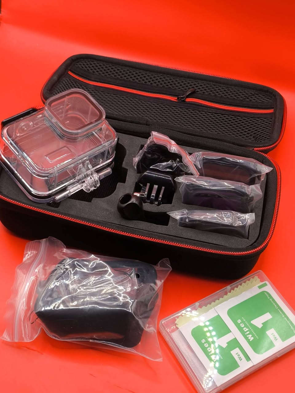 GoPro .. كل اللي تحتاجه لكاميرا
ل GoPro (Hero 9 / 10 / 11 / 12) . حماية كاملة 
​شنو الي يجي بلجنطه
​بيت الغوص: للتصوير تحت الماي وبأصعب الظروف.
​لاصق حماية (Glass): حماية زجاجية للشاشات والعدسة ضد الكسر والخدش 
​طقم فلاتر: 3 فلاتر للألوان الاحترافية.
​كفر سيليكون: للحماية اليومية بشكل أنيق.
​الجنطه (Hard Case): قوية وتلم كل أغراضك بمكان واحد 

اعلئ سعر


**إذا كنت صاحب هذا الإعلان وتريد حذفه لأي سبب، رجاءا أرسل رسالة إلى الدعم الفني**