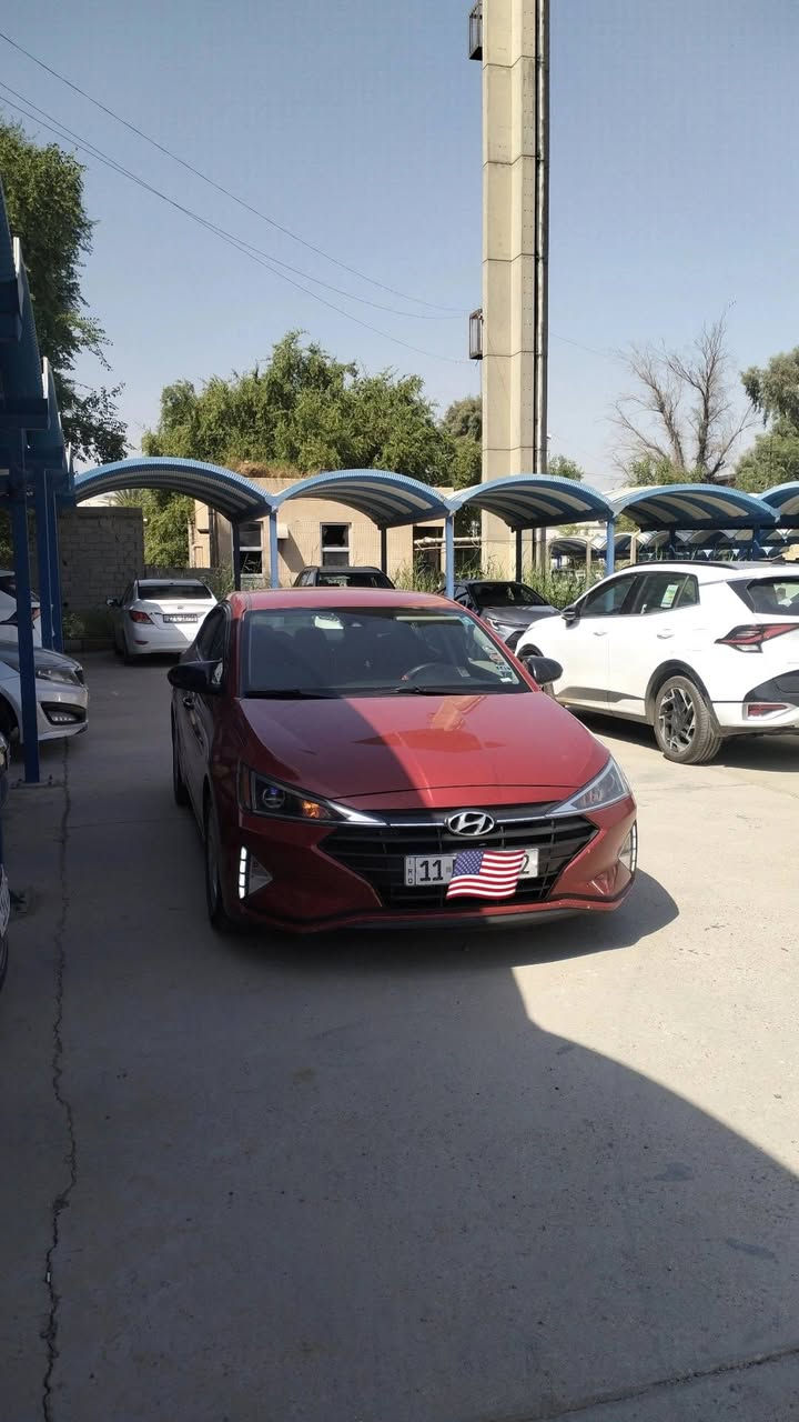 السلام عليكم
النترا 2019 كلين  رقم بغداد الجديد سنوية بأسمي ل2029
سيارة كاملة بدون نواقص 
شاشة كبيرة كار ابلي 
تحكمات استيرن 
رادار نقطة عمياء 
ابروجكترات لد 
منضومة زنون مع زرع عدسات 
ارضيه جلد 
كير ATM بلادي 
محرك 2000 دووش 
مكان السيارة ديالى***********
السعر152وبيها مجال
