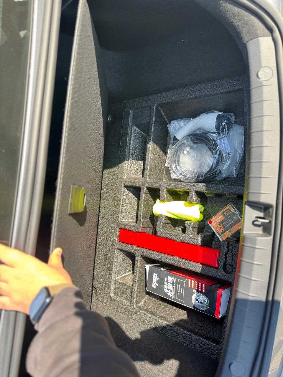 السلام عليكم البيع مرقم وكامل
BYD SEAL -DMi 0.5

انتبه السياره : هايبرد. وبانزين 

اليكم التافصيل 

المواصفات 

♠️خليجي 

♦️زيرو

♣️موديل 2025

♠️حساسات خلفية

♠️بصمه تشغيل

♦️تشغيل عن بعد

♣️حجم المحرك 1,5L

♦️شاشه اصليه 

♠️كامره خلفية

♦️هند بريك كهرباء

♣️اوتو هولد

♦️مفتاح التشغيل بصمه

♠️تحكمات مقود

♦️مقول جلد حياكه 

♣️دخول ذكي

♦️اشاير بل مري

♠️المقاعد جلد رياضي

♦️ اناره داخليه LED

♣️ لد امامي LED

♦️بك لايت LED

♠️قطعتين تبريد

♦️كروس سرعة

♣️حجم الاطار 16

♦️مانع نحدرا 

للاستفسار يرجى الاتصال على الارقم  

☎️ 

(***********)
