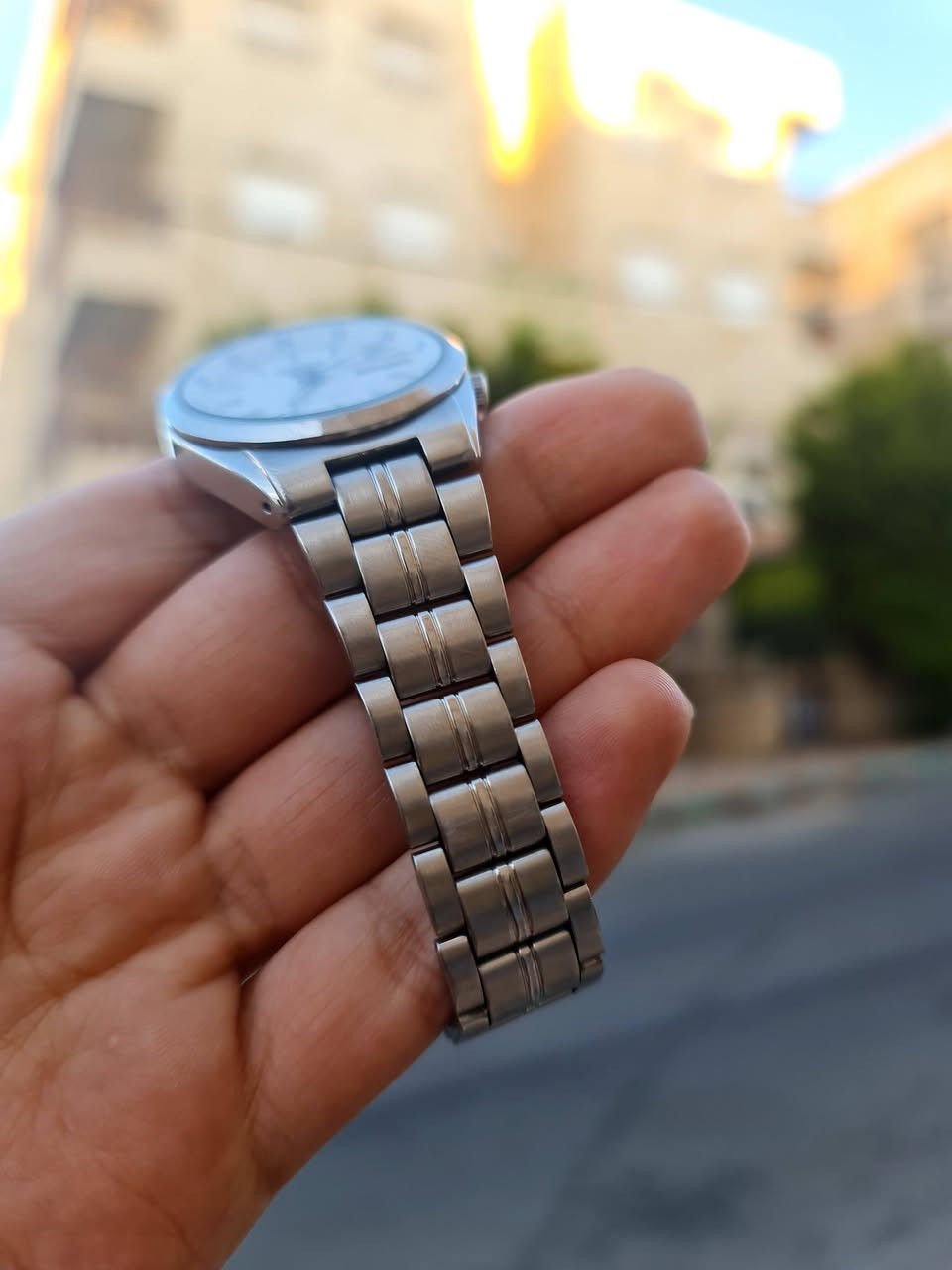 🚨🔥 فرصة نادرة لا تعوّض لعشّاق الفينتج 🔥🚨

SEIKO AUTOMATIC VINTAGE 🇯🇵 MADE IN JAPAN

⌚️ أناقة كلاسيكية أصيلة بتفاصيل دقيقة لعشّاق الذوق الراقي

✨ الحالة: نظيفة جداً – مخزنة – شبه جديدة

✨ من النوادر اللي صعب جداً تلاقيها بهيك حالة

✨ الماكينة: أوتوماتيك – Automatic Movement

✨ عدد الجواهر: 21 Jewels 💎

✨ ماكينة مكشوفة (Skeleton Caseback) – عرض حي لجمال الماكينة 🔥

✨ نظام 24 ساعة (24H) مثل الموضح على الميناء

✨ إضاءة ليلية LUMINOUS – وضوح كامل بالظلام 🌙

✨ عرض اليوم والتاريخ (عربي / إنجليزي)

🔑 مفتاح جانبي (Crown) – تحكم دقيق بضبط الوقت والتاريخ بكل سلاسة 👌

✨ ستانلس ستيل كامل – متانة وأناقة

💥 قطعة تجمع بين الندرة والفخامة… ومثالية لهواة الجمع والتميّز
⚠️ هيك ساعة بهيك نظافة ما بتتكرر… والفرصة سريعة
📩 تواصل خاص للحجز قبل ما تروح 👌

للبيع بسعر مغري🔥🔥🔥
 والله يبارك لصاحب النصيب 🌹❤️

للتواصل على الرقم التالي او على الخاص 0795472588

✨️⌚️يرجى متابعة الصفحه لكي يوصلكم كل ما هو جديد ✨️⌚️


**إذا كنت صاحب هذا الإعلان وتريد حذفه لأي سبب، رجاءا أرسل رسالة إلى الدعم الفني**