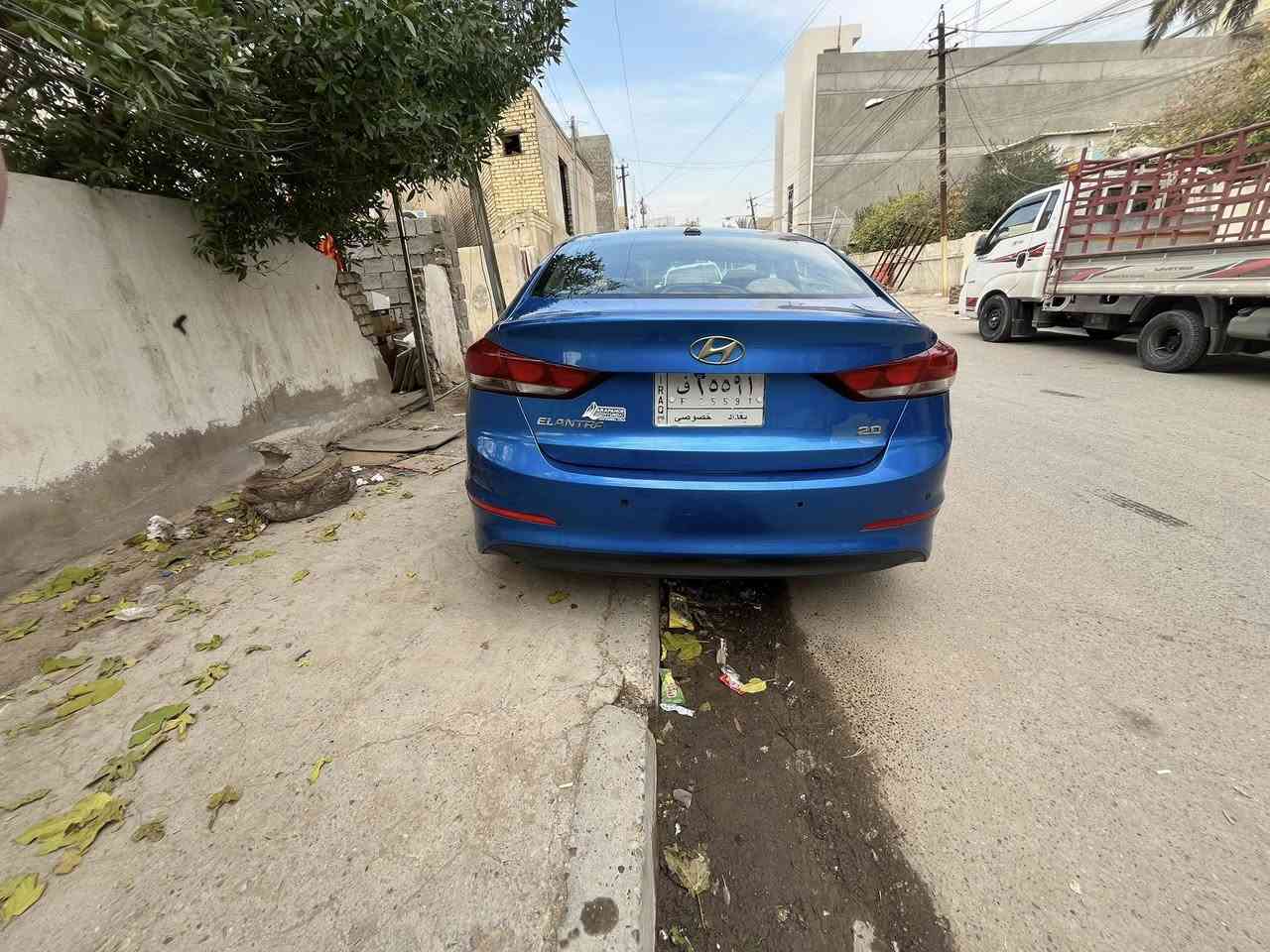 النترا 2017 وارد امريكي 
حادثها باب السائق + جاملغ مبدل اصلي + صبغ هلال جاملغ خلفي عكس السائق باقي السيارة مكفولة من الصبغ 
المواصفات 
تحكم جهتين 
كامرا دوارة + شاشة اصلية 
كشنات تدفئة
رادارت مري جانبية
بصمة تشغيل
بصمة ابواب 
ويل كروم 
وباقي الموصفات المعروفة
المحرك مفتوح 
رقم بغداد باسمي تحويل ثاني يوم 
السعر 122 بيها مجال بسيط 
ملاحضة حدادية جديدة
باتري جديد
داينمو جديد
رقمي ***********
المكان بغداد الكرادة
