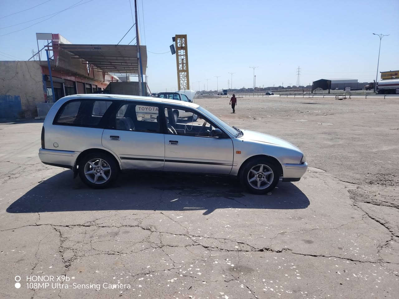 سياره نيسان سني موديل 1992 السعر 18 وبيه مجال،،، للاستفسار ***********
