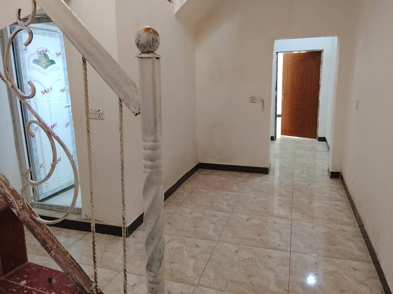 بيت للايجار طابو صرف ملك شارع الكهرباء قرب مدارس الحديد مساحة ٧٥ متر طابق واحد غرفة نوم إستقبال مطبخ صالة السعر ٣٠٠ الف للاستفسار *********** ابو نمر
