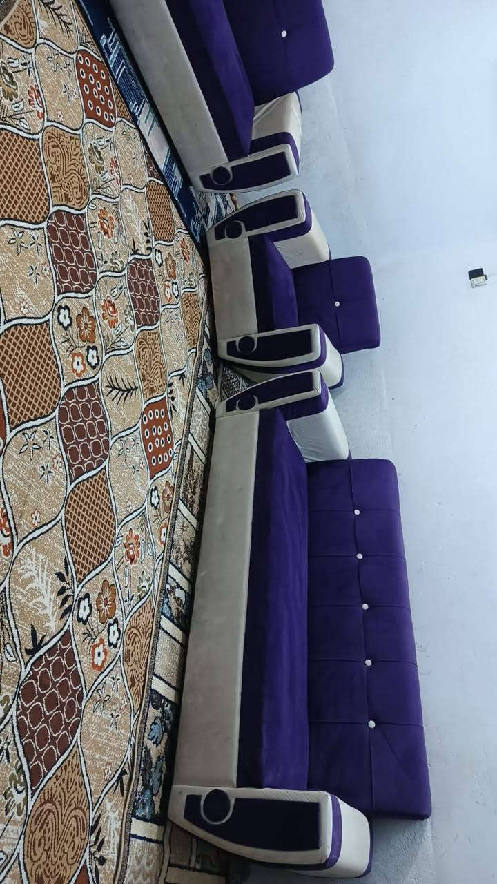 تخم 9مقاعد تسكام وقوي جديد كلش اي ضررمابي نضيف جد سعره 225يوجد توصيل داخل كربلاء ***********
