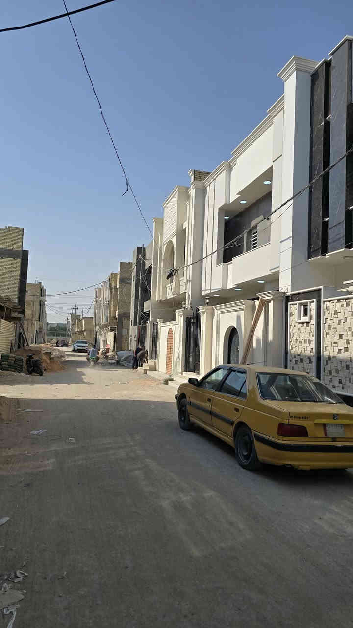 السلام عليكم بيت للبيع المساحه 100متر طابقين بناء حديث يحتوي على غرفه عدد 3 خدمات كامله يصلح سكن او حسينيه العنوان كربلاء حولي ابو مهدي المهندس ملحق دار السلام يبعد عن الحولي ١٠٠متر بسعر {[[168مليون ]]  استفسار اكثر الاتصال بالأرقام التالية 
*********** اسيا وتساب 
***********
