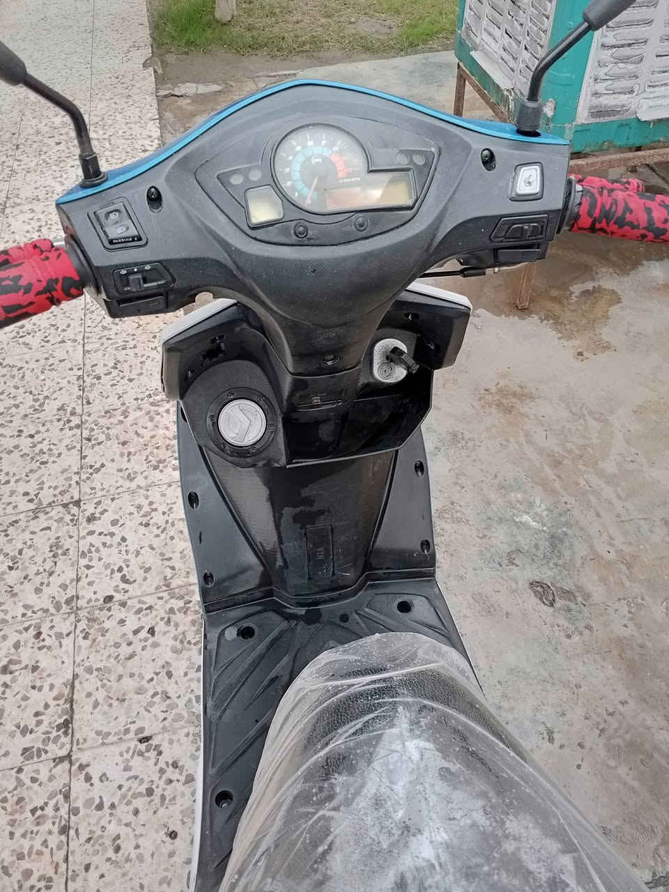 #ياالله السلام عليكم
دراجه سايم نحله الكتروني مكينتها فول نعومه وحلوه الدراجه بفضل الله مال جناي وكشر مثل ماموضحه بالصور وبلاديه كهربائيات كلها شغاله نكره صلف. وهندر تايرات جدد والدراجه جاهزه مناقصها شيء 
 السعر650وبيها مجال للطيبين وبيك خير وادلل 

هــ(***********)
