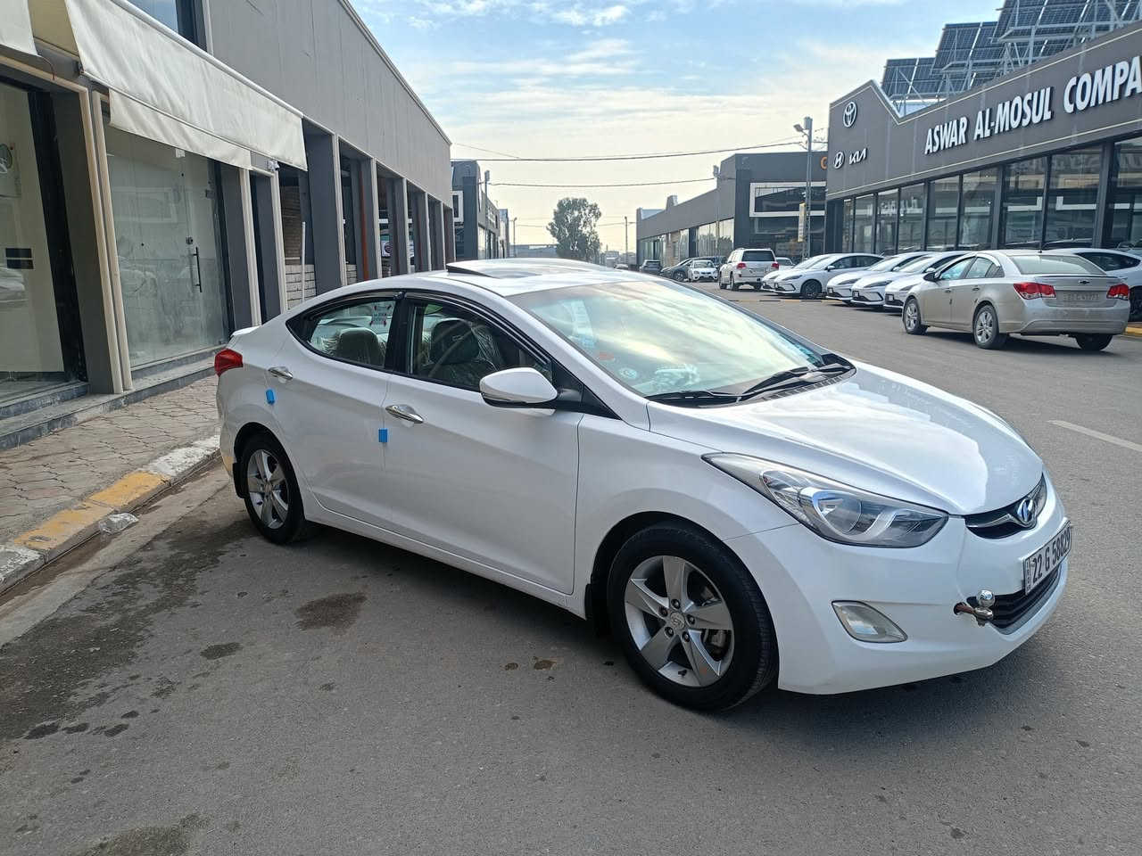 سلام عليكم اخوان النترا موديل 2014 محرك 18 المرغوب رقم اربيل الدولي سنوية ورقم وهزةجديدة  سيارة جاهزة مكينة وكير وطخم  كلو شرط سيارة جاهزة مايعوزها مصرف السيارة بيها جاملغ امامي مبدل اصلي بدون صبغ وبدون داخل السيارة احلا من الصور  السعر 125وبيها مجال بسيط للشراي الاستفسار على الرقم كورك *********** اسيا ***********
