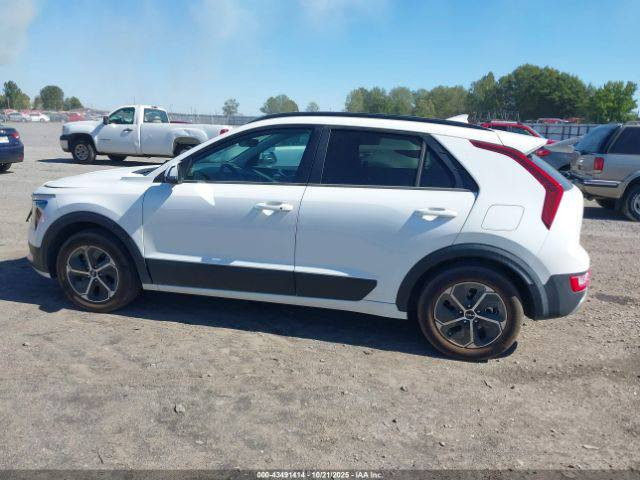 2025 KIA NIRO EX 
اللون/أبيض 
/عداد المسافة 16,237 mi
المحرك 1.6L I-4 DI, 
القيادة :تعمل وتسير
 المفتاح  :  موجود 
الحادث : كما موضح في الصور
تاريخ المزاد :  7/1/2025لساعة 4:30م
شراء و شحن السيارات من كافة المزادات الامريكية و الكندية الى العراق و الاردن و الامارات بأنسب الاسعار و اسرع الاوقات  كما توفر لكم الشركة في مقرها بالاردن صيانة السيارات باسعار مناسبة  ثم شحنها وتخليصها  الى كافة المحافظات االعراقية وكردستان  ومع ضمان لكم سرعة الانجاز بالطرق  القانونية وبناقلات عراقية كما توفر لكم الشركة خدمة بيع سياراتكم في معرضها الكاىن بالزرقاء بالمنطقة الحرة لمن يرغب  بدلك لمزيد من المعلومات يرجى زيارة مكتبنا الكائن في بغداد -صليخ_شارع ل٦٠٠/شارع التفاحه / (مكتب الرحمن )  او الاتصال على الرقم 
 ***********
ومقرنا بالاردن -المنطقة الزرقاء المنطقة الحره/شارع ١٧ (شركة قمر المدينه)
عمان: 009647708710458
