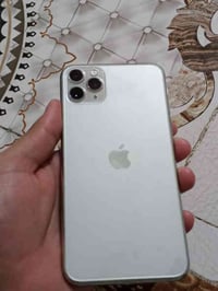 11pro max  ذاكره 256 بطاريه 100 دبل شريحه  جهاز استخدمه روعه مبدل شاشه...