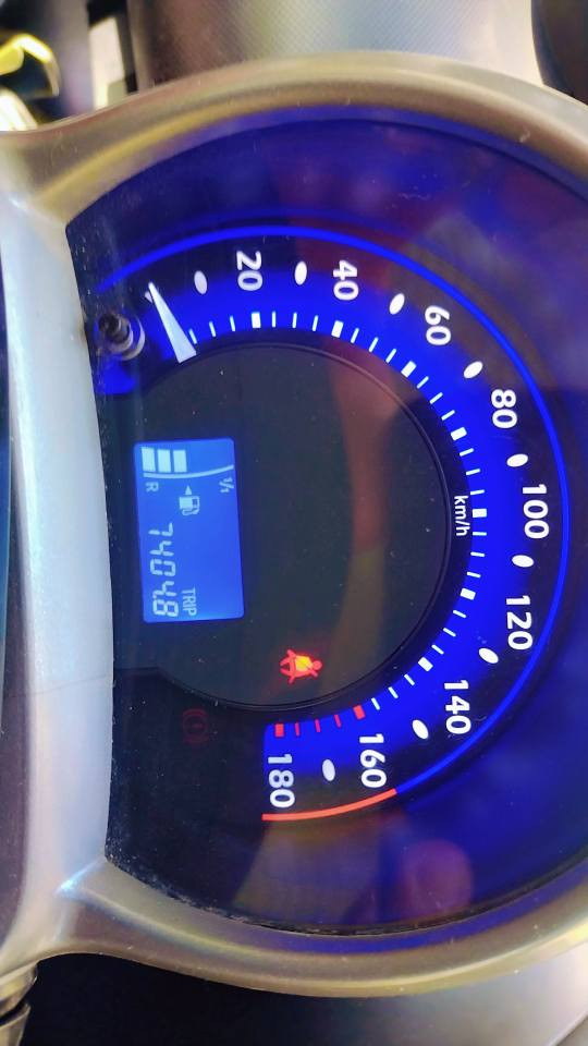 b y d  f0 2013 
 ((كير عااادي )) 
بصمه 
جام كهربائي
شاشه اندرويد +بلوتوث+ wifi
4 بوب 
تبريد ثلج 
3 سلندر محرك 1000 اقتصاديه جدا
تخم تاير جديد كوري
صدر جديد 
بطاريه جديده 
مانع انزلاق
سماعات مضخم جديده 
سبايدر +بلوجكترات جبليه
اناره خلفيه 
رقم الماني
غراضهه متوفره ورخيصه وموعطلات لذلك باقي عليهه من 2015 بس ردت اجدد مواكثر وقليل اطلع بيهه
الظرر بالدعاميات والتريشه بيهه طعجه وشخط جوه البابين واعتقد بيهه كازكيت 
السعر35 ورقه وبيهه مجال
المكان بغداد -الدوره 
الرقم *********** بغداد, العراق
