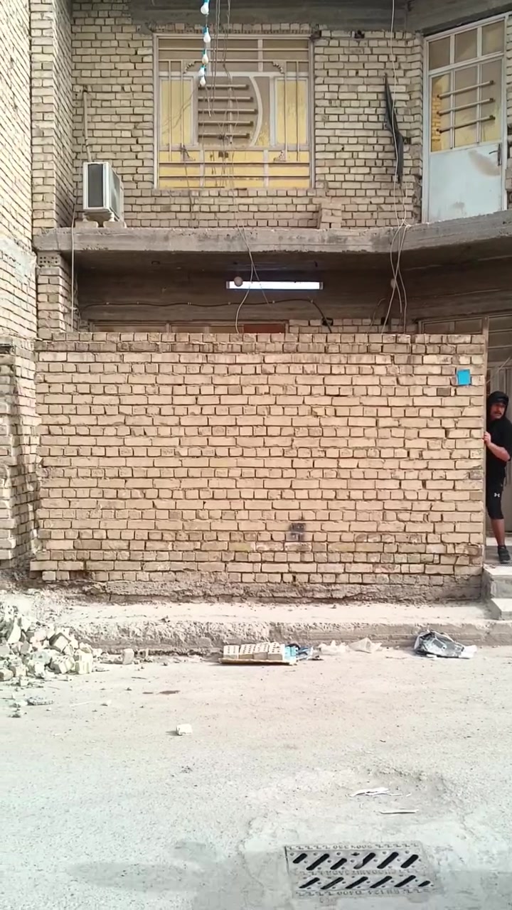 كادر مختص بالتفليش والتگشير وقلع الارضيات والترميم اخوكم ابو يقين اتصل *********** بي واتساب متفرغ حالياً بغداد كرخ ورصافه
