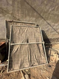 باب نضيفه للبيع استعمال سنه واحده لأجل البناء  07732905704