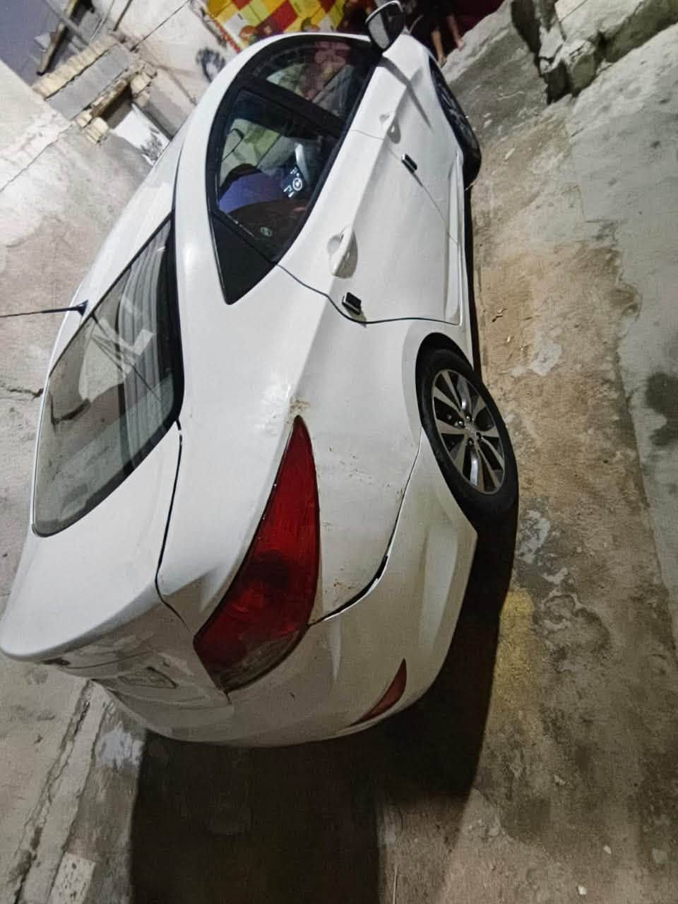 السلام عليكم 

سياره اكسنت للبيع سياره خليجي مكينه 1600 كفاله سياره ماعده هاي الضربه الي بصوره مبينه واضحه 

سعرها 80 وبيها مجال شي قليل سنوية جديده رقم بعد سبوع وستلمه جديد نكليزي عنوان البصره الجزائر خلف محطة الجزائر 

تواصل واتساب *********** 

***********
