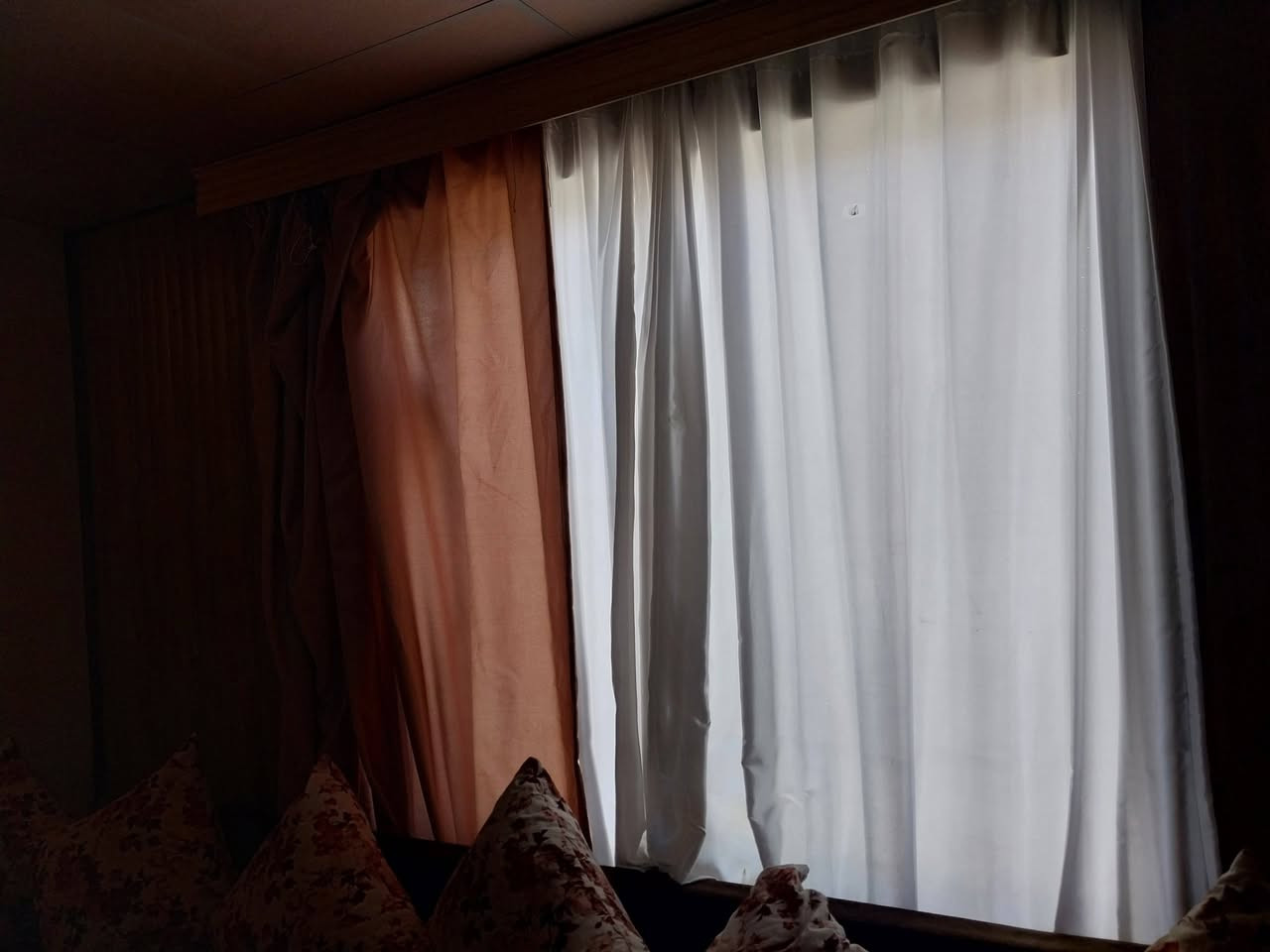 بردات
بردات عدد ۳ کلهن ب ٣٠ الف  مكان السليمانية 
____________
 ٣ دانه په رده  هه موی ب  ٣٠ هه زار شوين سليمانى 
***********
