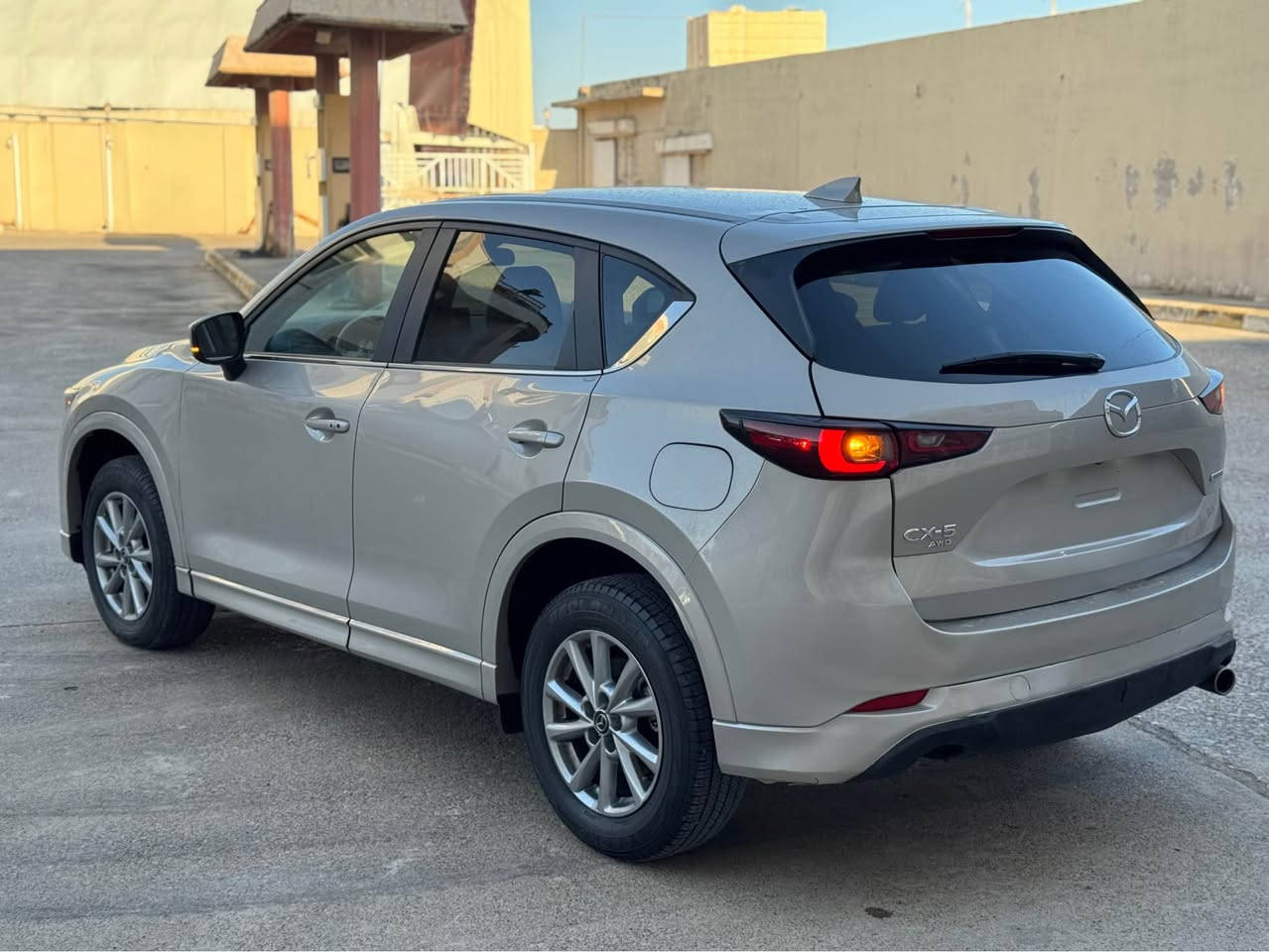 Mazda CX5 2025 مازدا سي اكس ٥ 

بوند و شوي جنطة صبغ بدون دواخل
محرك ٤ سلندر ٢٥٠٠ تنفس طبيعي مرغوب
جملغ شوي تعديل بارد و ٢٢ الف ميل ماشية
ارباك سترن و بردة طاك و شرط الترقيم ✅

مواصفات فول فقط مو سلايت، بصمة كشنات هيتر و دبل اكسل و رادار و حساس و شاشة و كاميرة و ويل كروم
كير محرك شرط مضبوط و رادارات و حجر بلادي شركة

سعر 🔥 138 و مجال بسيط و مكان عقرة  "ئاكرئ"
واتس اب و كورك ***********
*********** اكر, نينوى
