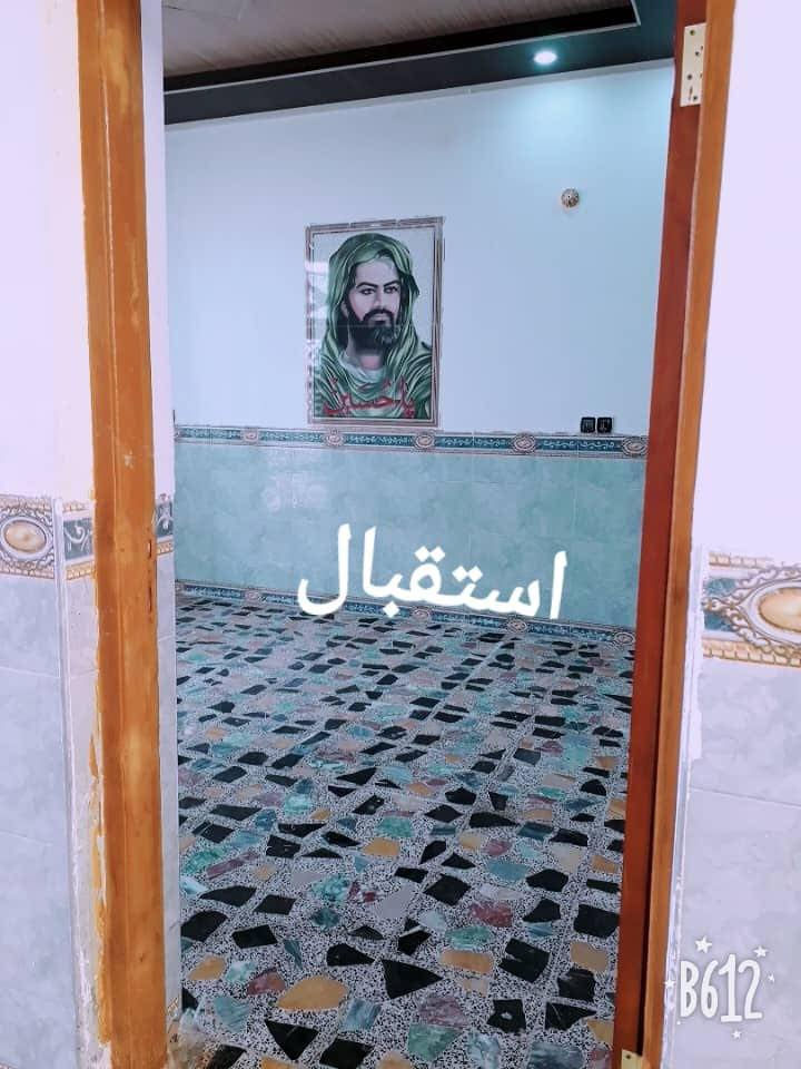 بيت للبيع المساحه ١٠٠ م مربعه خلف ملعب النجف الدولي مطلوب مبادره للمصرف العقاري ينباع تطلوعه بناء جديد وحسب الصور لاستفسار *********** مكتب الميالي للوساطة العقاريه
