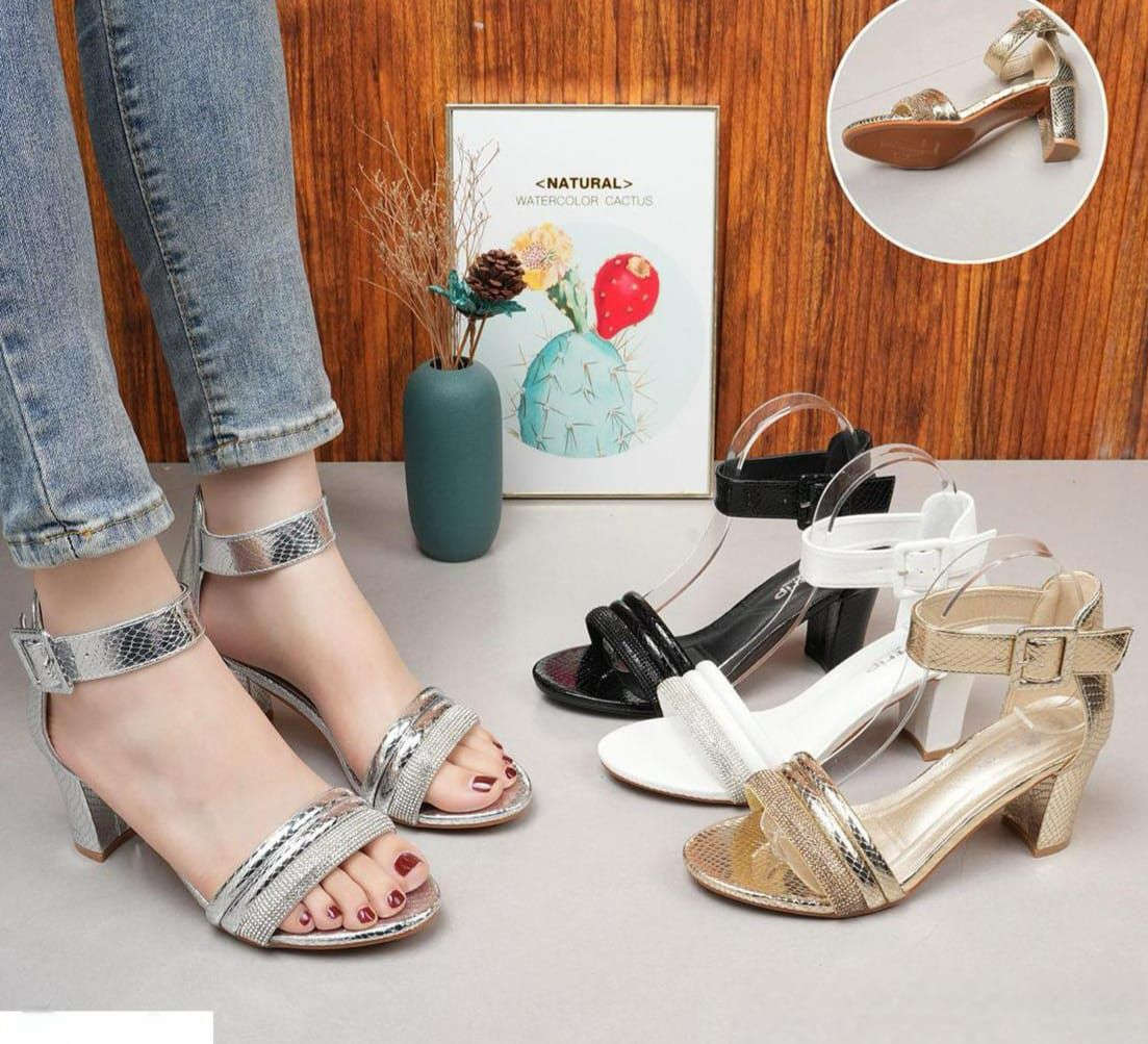 كعب ارتفاع 6 سم

37-38-39-40-41


**إذا كنت صاحب هذا الإعلان وتريد حذفه لأي سبب، رجاءا أرسل رسالة إلى الدعم الفني**