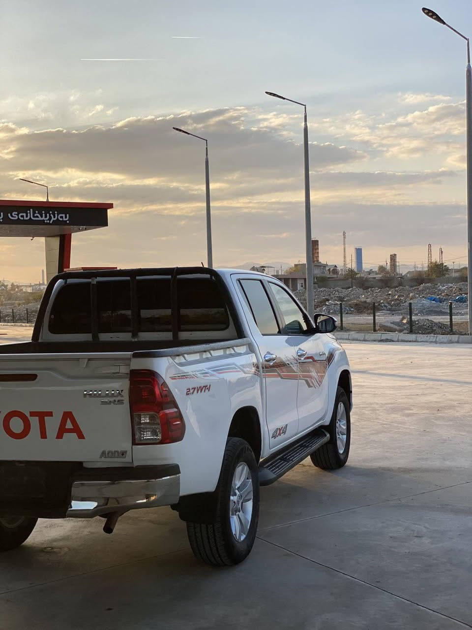 سەرتا بەناوی خوای گەورە ماشاڵا لە ماڵی هەموو لایک تویتا هایلۆکس بۆ فرۆشتن ساخی دووبەی مۆدێل 2016 گێڕ حادی بۆیاخ چوار پارچی بۆیاخ بی ناوگرنت مەکینەی کراوتەوە بێ حب بەشەرتی فیتر  سەیارەک نموونیە لە جوانی ناو سوور چوار تای نوییی ویلو شەریکی لە ژێرەیە بێ تەقەو ڕەقە گێر مەکینە مەزبووتە ماڵی مەدەنی بەشەرت شوین قەزای ڕانیە   ***********
