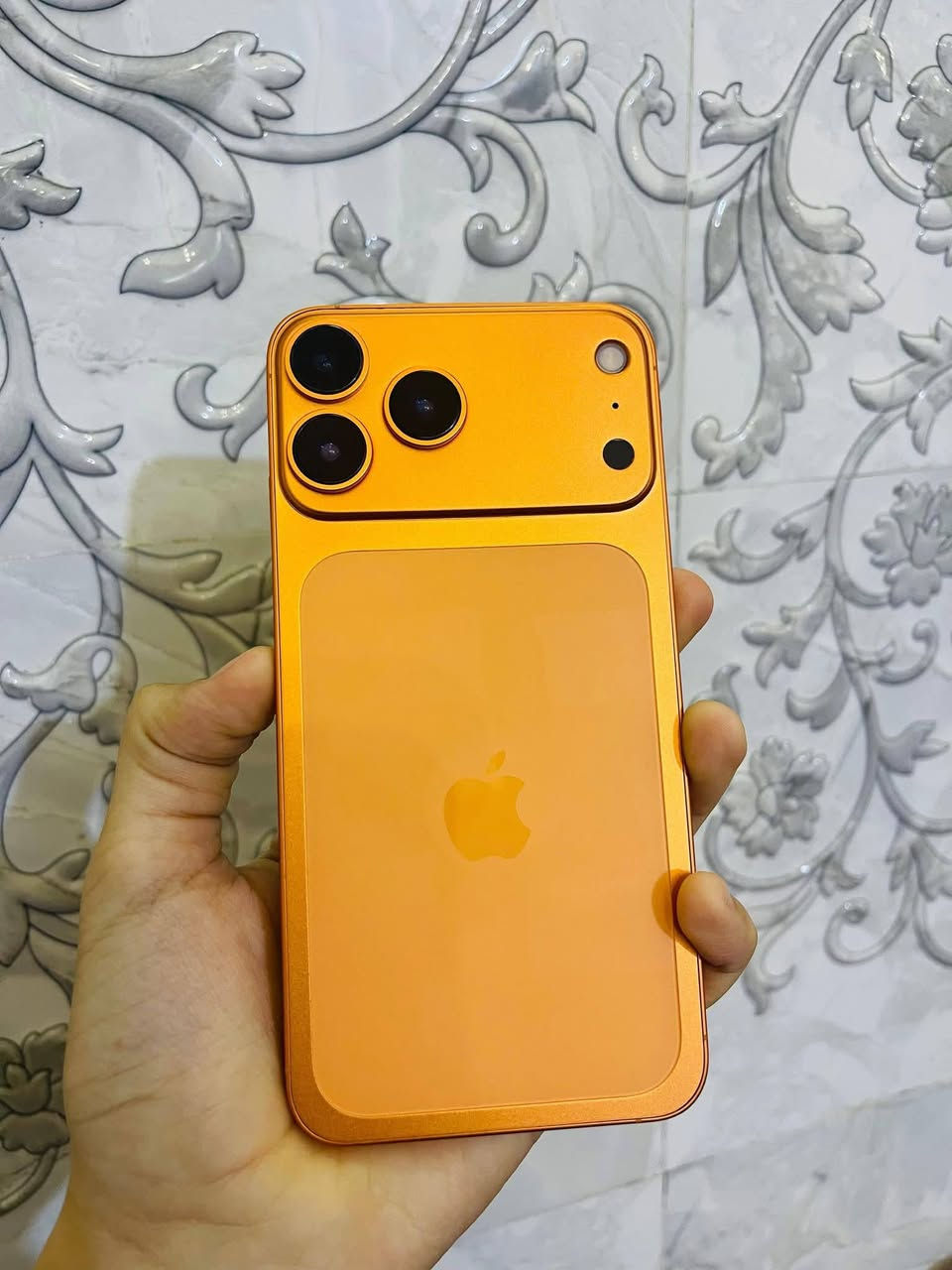 iphone XsMax
محور ..17..... ؟ 
ذاكره 256...
بطاريه 75..
جهاز ع الفحص كلشي شغال
***********
