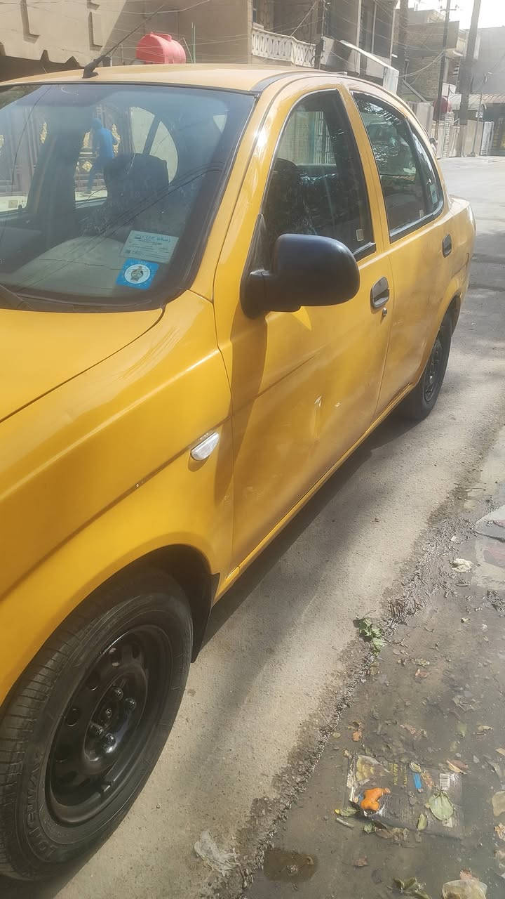 السلام عليكم
طيبه موديل 2015
 مكينة وكير محور كورلا ياباني
 كشر نظيف
 صدر نظيف
تخم تاير جديد 
تراية حلو 
.هيئه عليها سنه 
غرامات امصفره
 سنويه نهاية 2028 
بيها طخه بالجاملغ الخلفي جهت السائق
 شواصيها مال شركه 
رقم دولي 
سعرة 35$ وبيها مجال 
العنوان بغداد 
الرقم ***********
