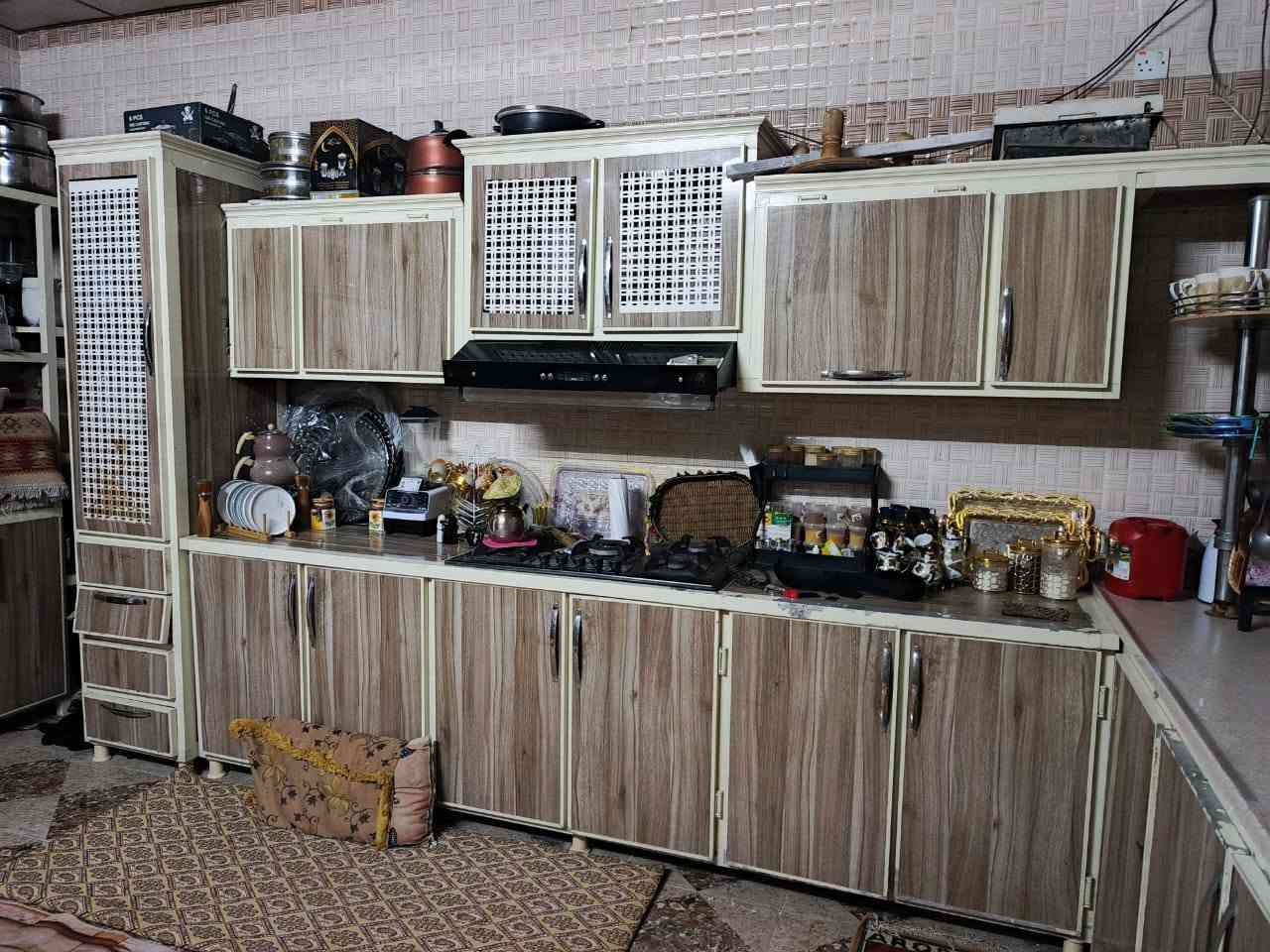 كونتر البيع ٧امتار طباخ مرشحه ويه كونتر نضيف سعر ٥٠٠بي مجال
خابر ***********
