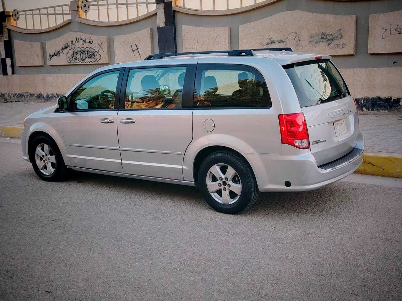 دوج كرفان 2012 رقم بغداد وارد امريكي حادثها جاملغ وبنيد بدون دواخل والباقي مكفول 
مكينة 6 سلندر 3.6
3 قطع تبريد
منظومة غاز 60 لتر
كشنات بلع سياحي
جام 6 كهرباء

مكينه كير مكفولات تبريد شغال
السعر 113
مكانها كربلاء
***********
