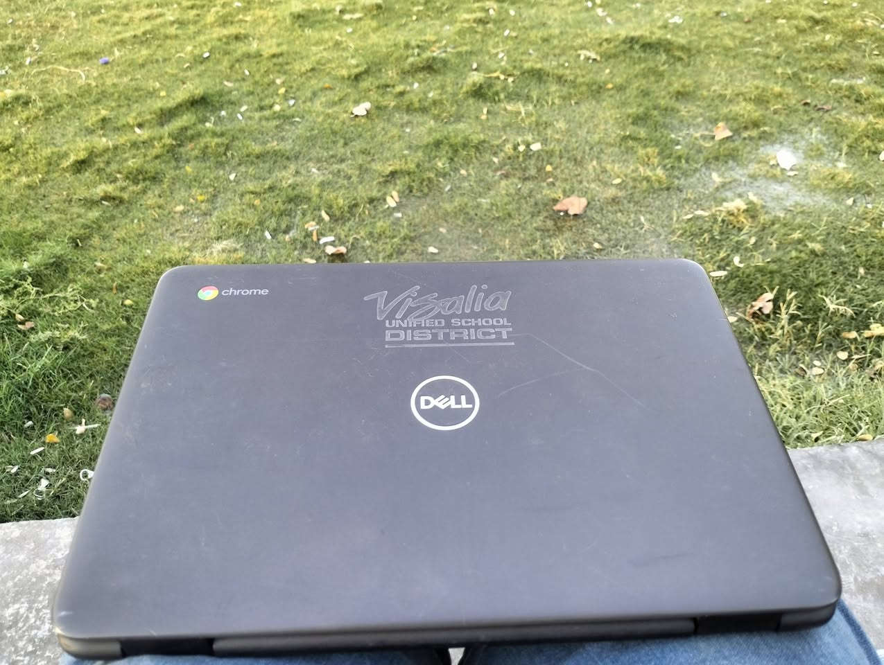 تاب ولابتوب بنفس الوقت دل لمس سعر 68 وبي مجال
لابتوب Dell مميز وعملي - حالة نظيفة جداً!
هل تبحث عن جهاز اقتصادي، سهل التنقل، ومثالي للأعمال المكتبية والطلاب؟ هذا الجهاز هو خيارك الأمثل!
المواصفات التقنية:
المعالج: Intel Celeron N4000 (أداء مستقر للمهام اليومية).
الذاكرة العشوائية (RAM): 4 جيجابايت.
التخزين: 32 جيجابايت.
الشاشة: تدعم خاصية اللمس (Touchscreen) لسهولة الاستخدام والتفاعل.
مميزات الجهاز:
حالة الجهاز: نظيف جداً كما موضح في الصور، مع هيكل متين.
البطارية: أداء ممتاز يدوم حتى 3 ساعات تقريباً.
التصميم: حجم مدمج وسهل الحمل، مثالي للدراسة أو العمل.
📍 الموقع: كربلاء.
💰 السعر: 68  ألف دينار (وبيه مجال للجادين).
التواصل ***********
