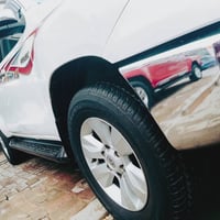 السلام عليكم بيكم هايلوكس موديل 17 مكفول من الضرب لا تبديل لا صبغ  سون...